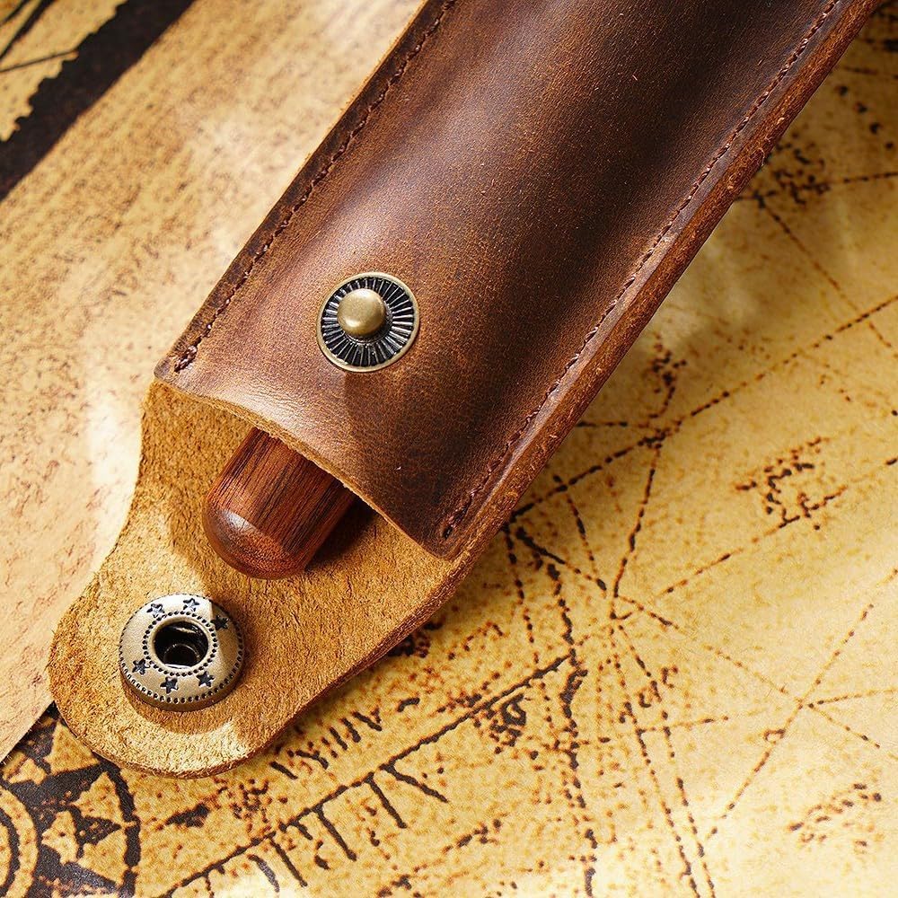 Detalle 2 de DONGKER Leather Pen Case — Vintage Snap Button Pencil Pouch