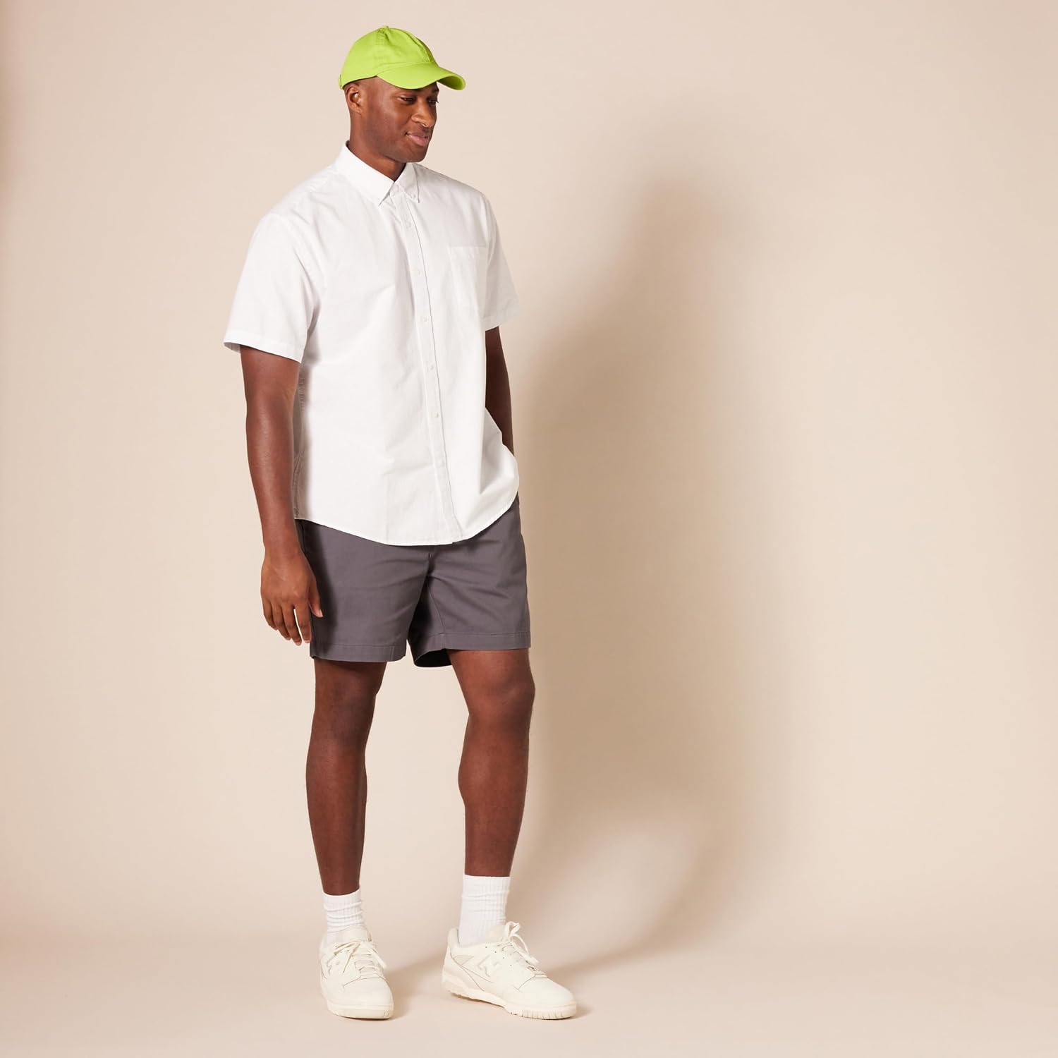Thumbnail 6 de Amazon Essentials Men's Regular-Fit Short-Sleeve Pocket Oxford Shirt