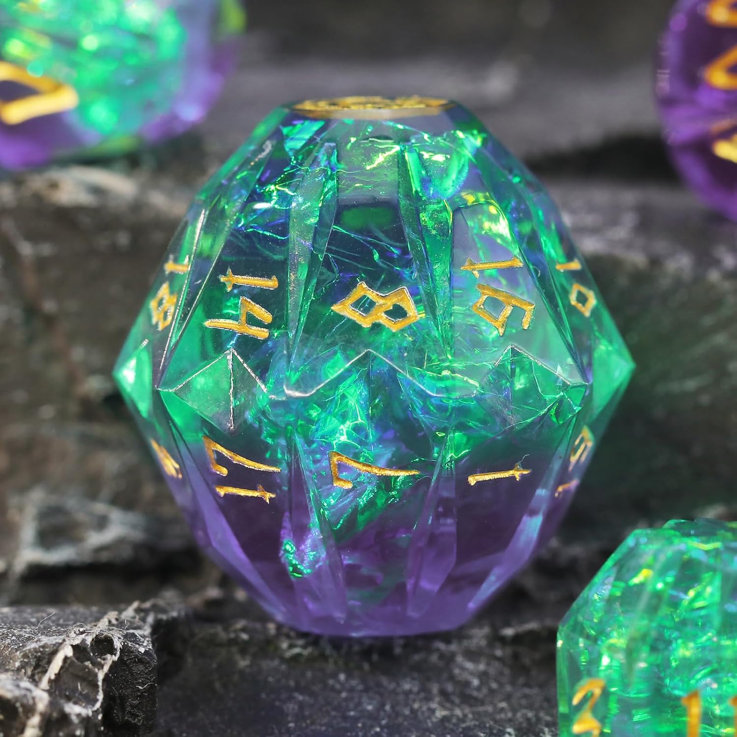 FONVGOGO DND Würfel Set Harz – 7‑teiliges Polyedrisches DND Dice Set in Grün und Gold