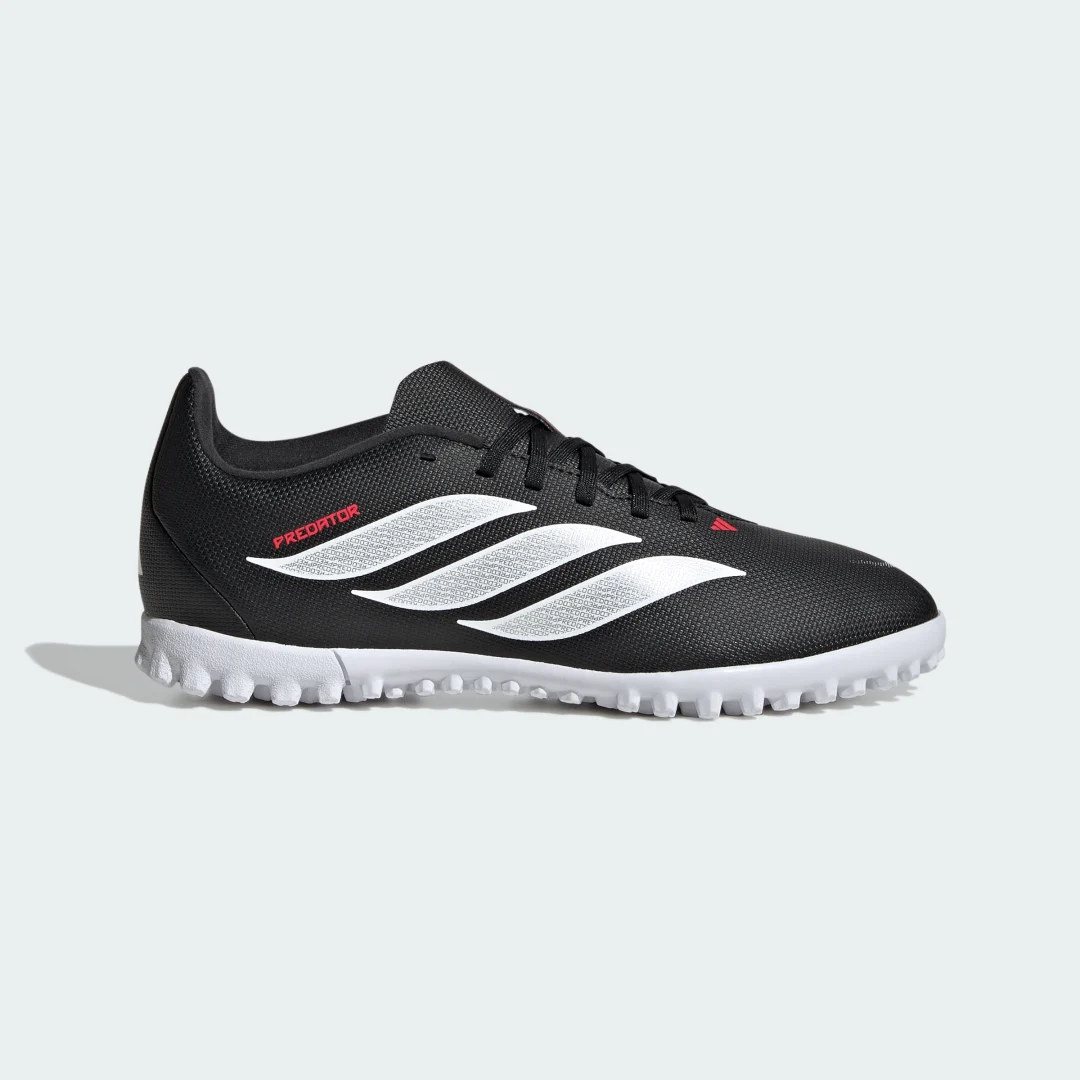 Detalle de Adidas Predator Club, zapatilla de fútbol para moqueta negra