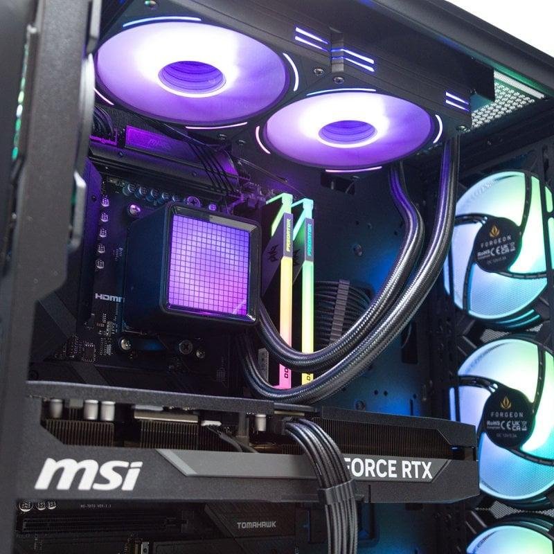 Detalle de PcCom Imperial con AMD Ryzen 7 9800X3D, 32GB, 2TB SSD y RTX 5070 Ti V2