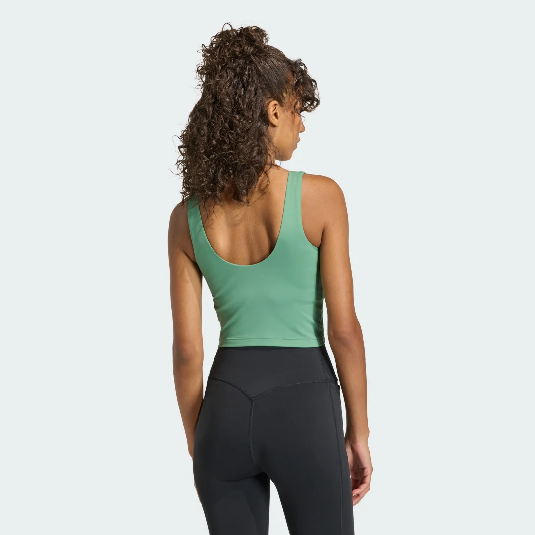 Detalle de Camiseta con sujetador para poco impacto 3 Stripes Studio All Me de Adidas – color verde