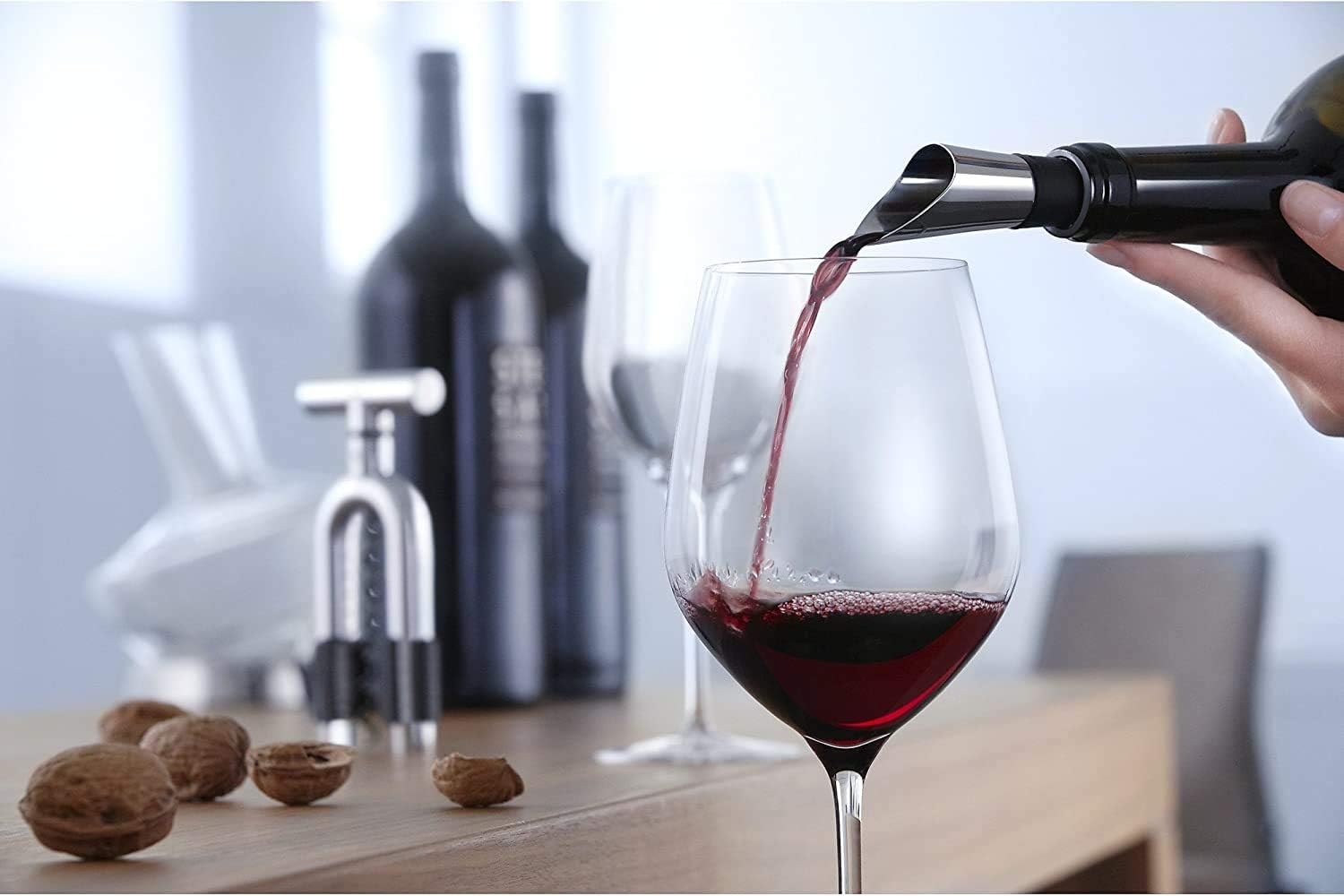 Detalle 2 de WMF Vino - Decantador y aireador de acero inoxidable 🍷