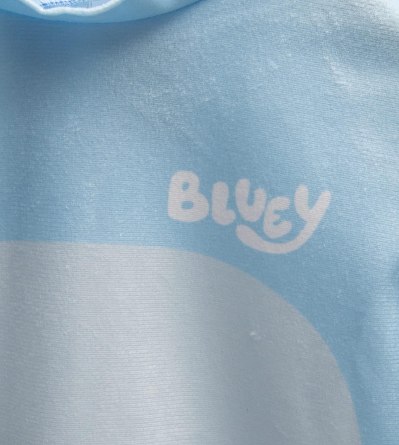 Detalle 2 de Ciao Bluey Dog Doggy Onesie – pluszowy kostium dziecięcy unisex