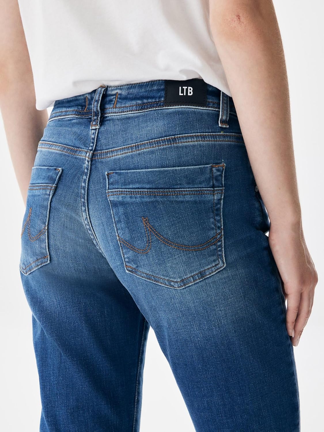 Detalle de LTB Vilma Jeans Donna Bootcut – Blu, comoda ed essenziale