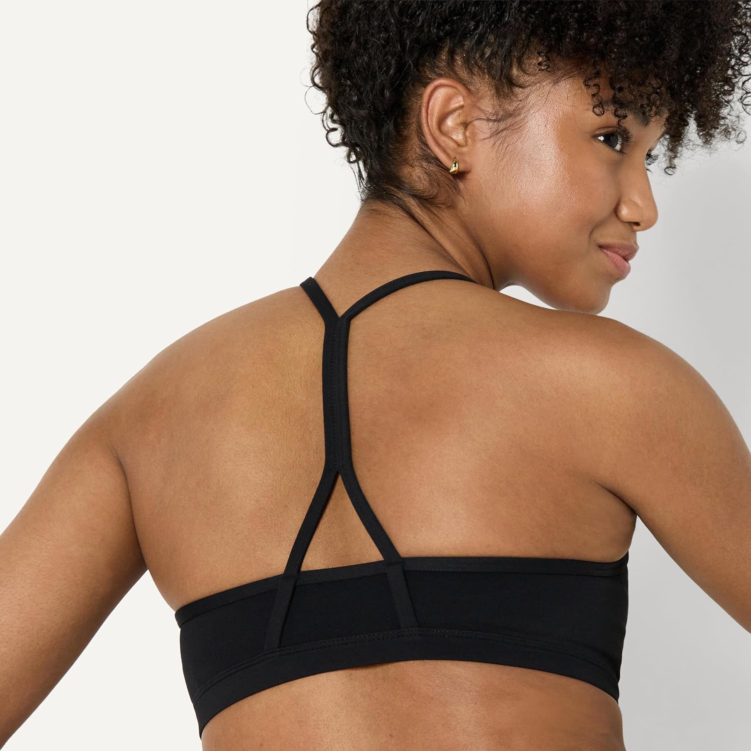 Detalle de Amazon Essentials Women's Active FormFlex Buttery Soft Light Support Y-Back Yoga Sports Bra