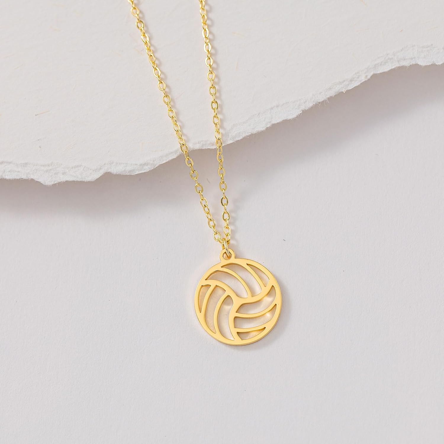 Detalle de HANLI 14K Gold Plated Necklace for Women – Dainty Pendant with 16.5" + 2" Extender