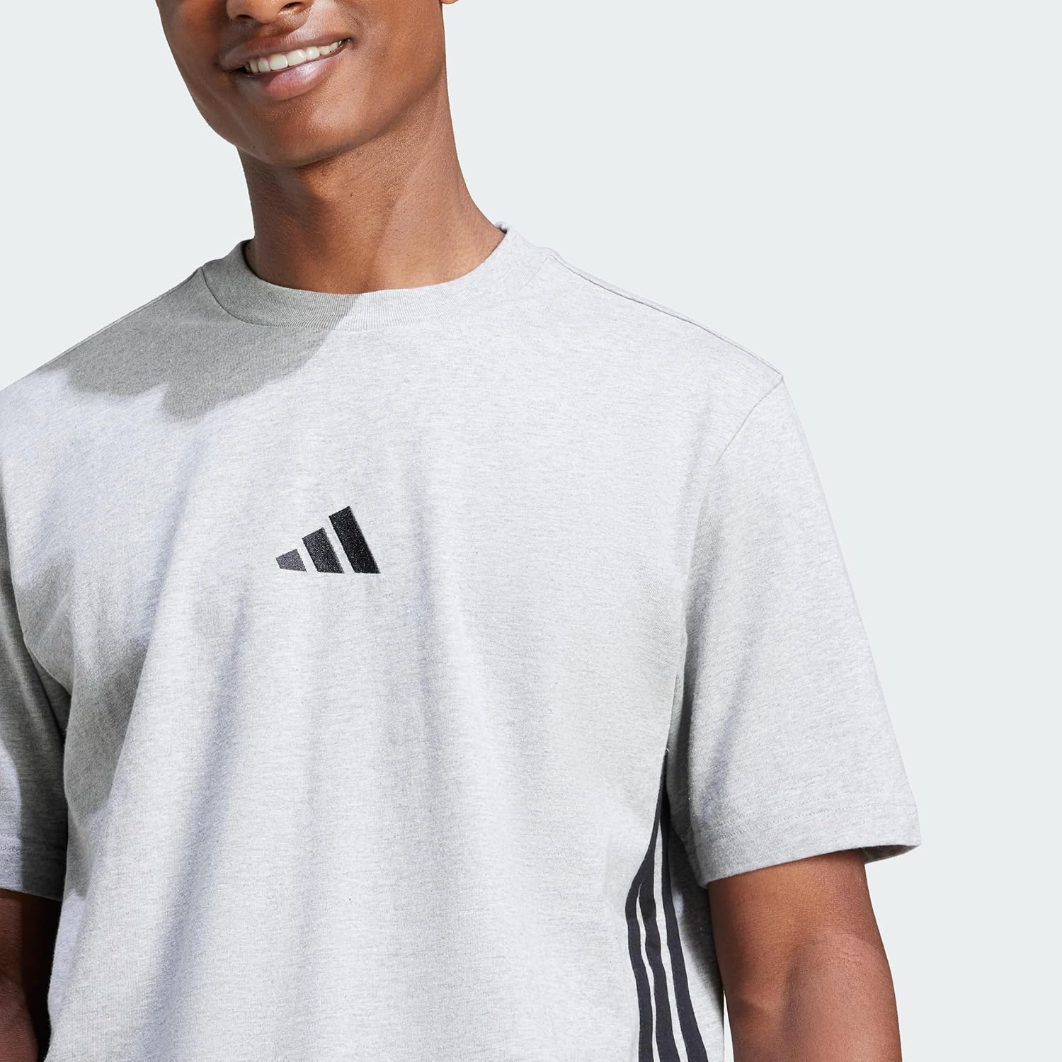 Thumbnail 6 de Adidas Herren Essential Three Stripes Single Jersey Tee – Vielseitiges Basic-Shirt