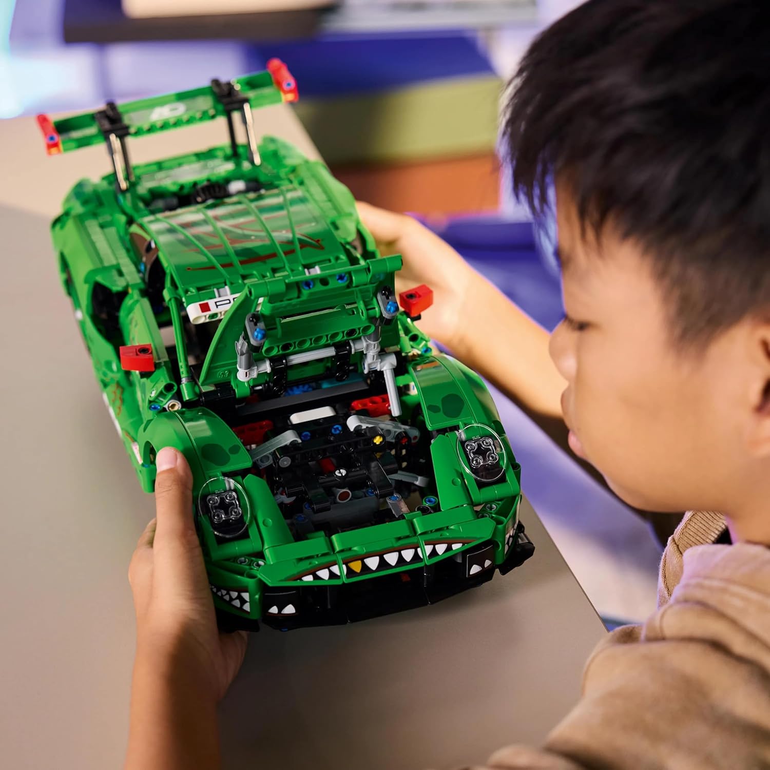 Detalle 1 de LEGO Technic 911 GT3 R 42224