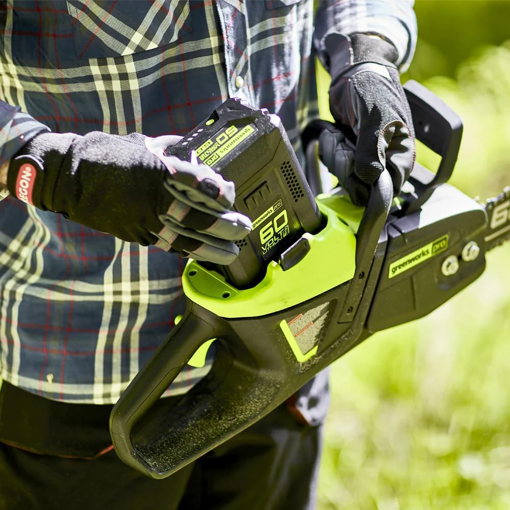 Detalle 2 de Greenworks Cordless Chainsaw, 18-Inch