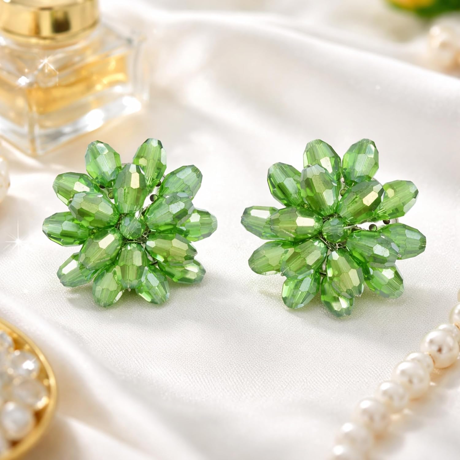 Detalle de AeraVida Clip-On Earrings, Stainless Steel
