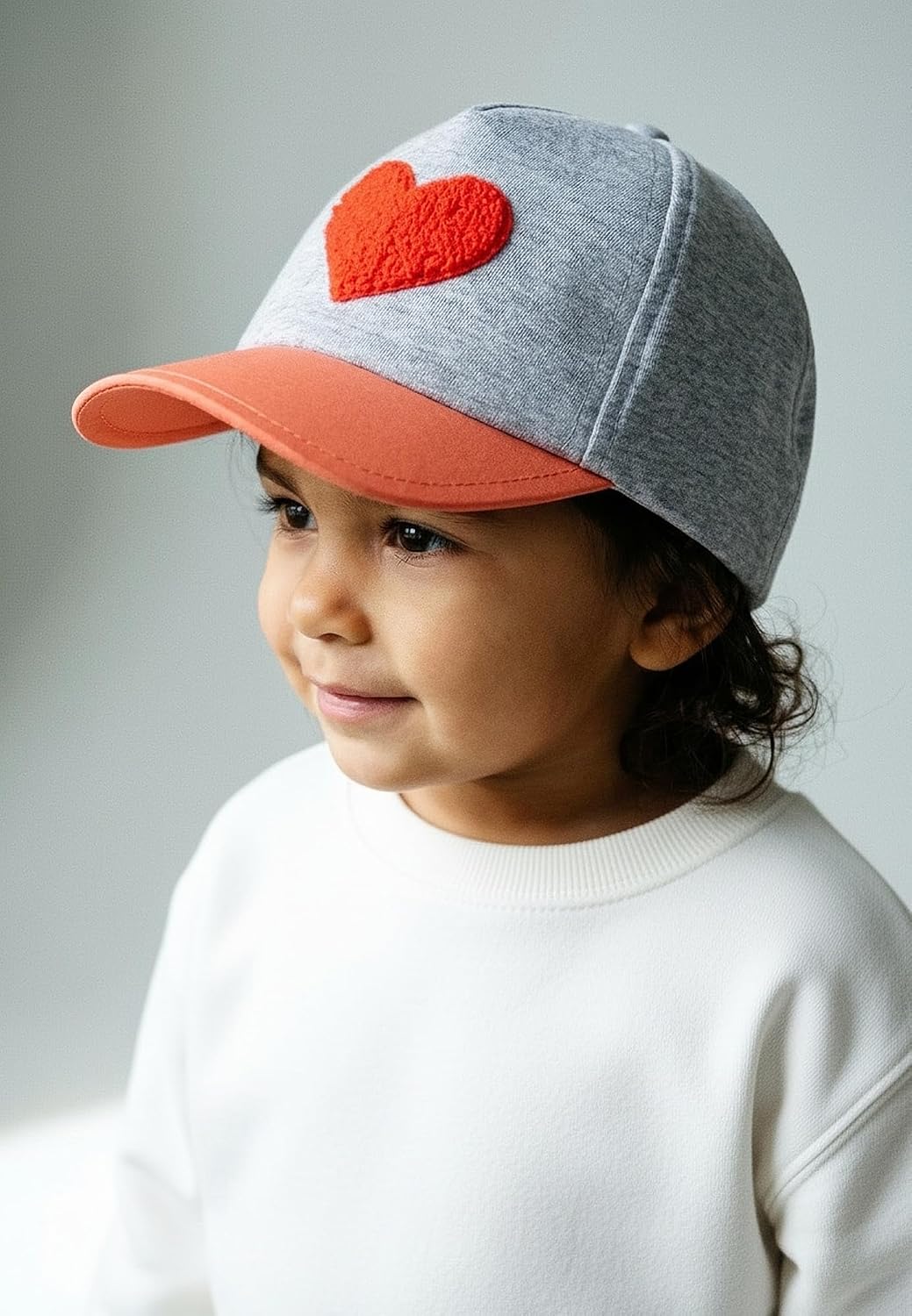 Detalle 2 de Sterntaler Mädchen Baseballkappe Basecap Herz – Singlejersey Melange mit Herz-Stickerei