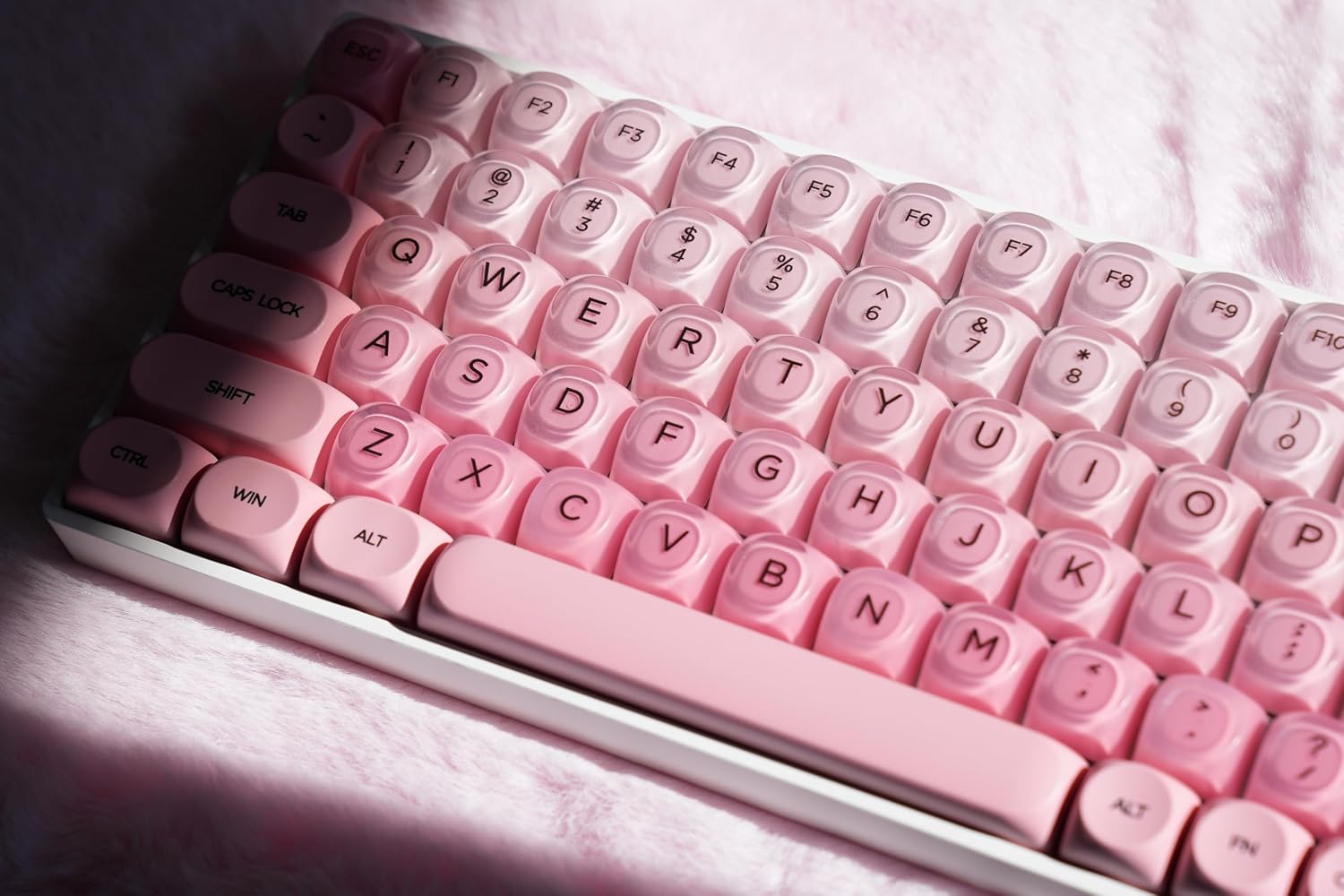 Detalle 2 de ZORNHER ZH100 Wireless Mechanical Keyboard: 98% Creamy Jelly MOA Keycaps, Creamy Switches, Full Size in a Compact Form