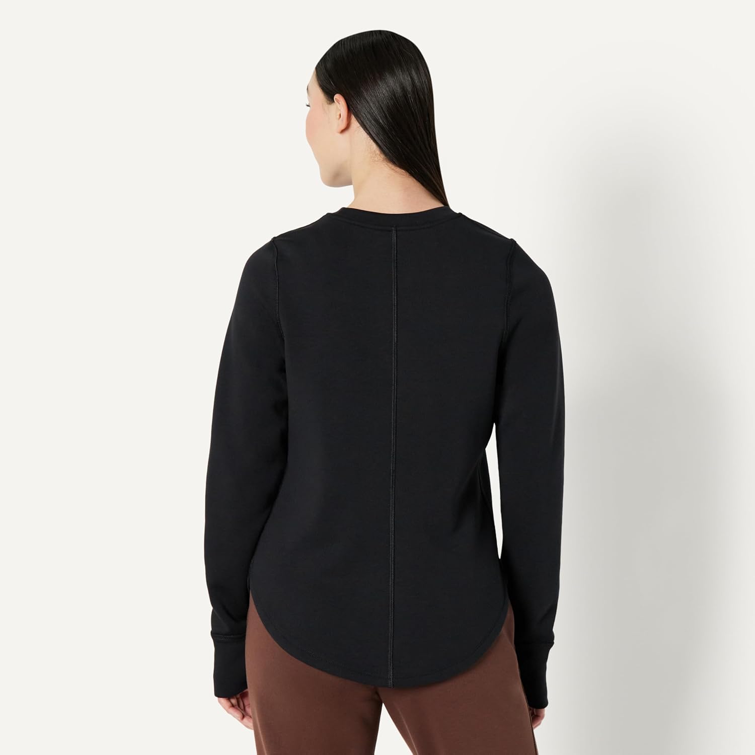 Thumbnail 2 de Amazon Essentials Women’s Active Sweat Relaxed-Fit Long-Sleeve Crewneck Sweatshirt
