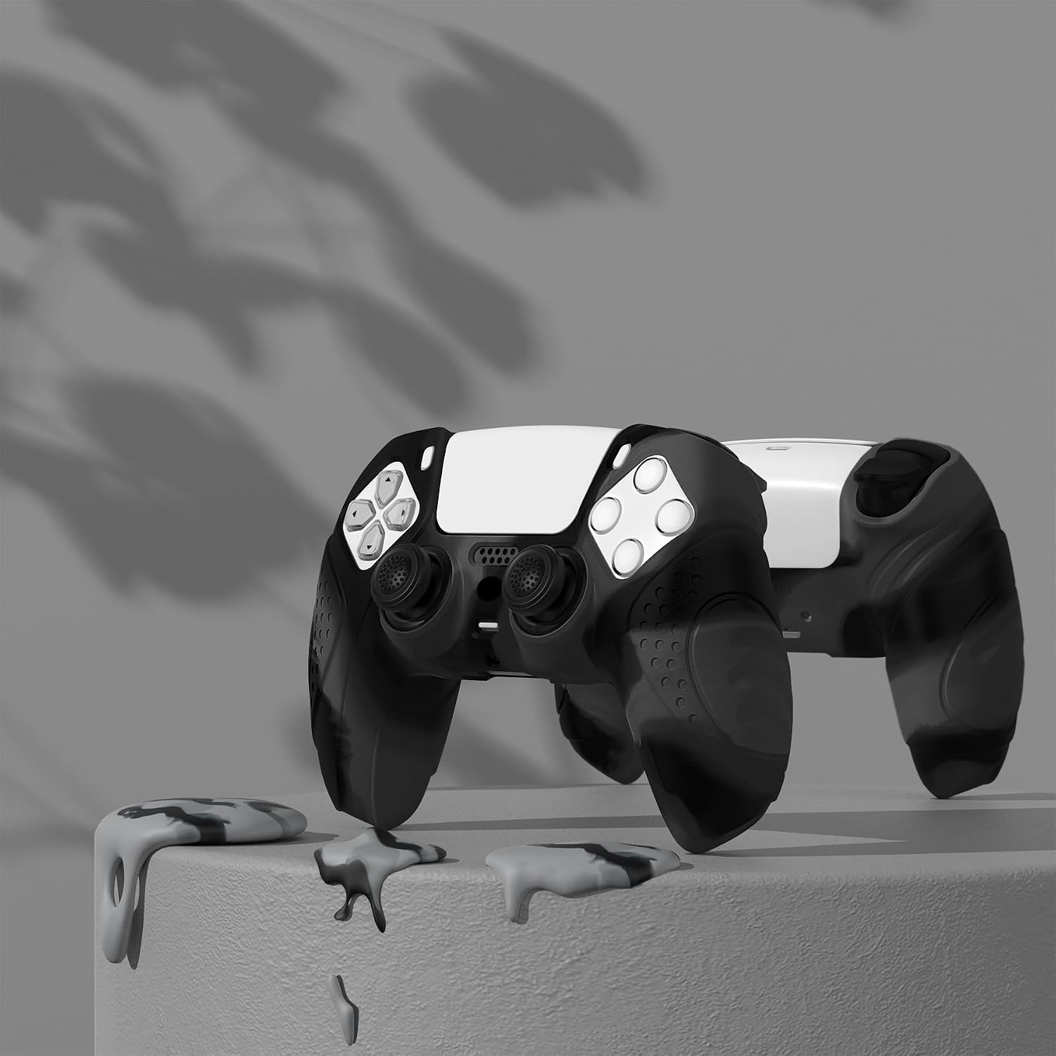 Detalle de eXtremeRate PlayVital Guardian Edition silicone case for PS5 controller