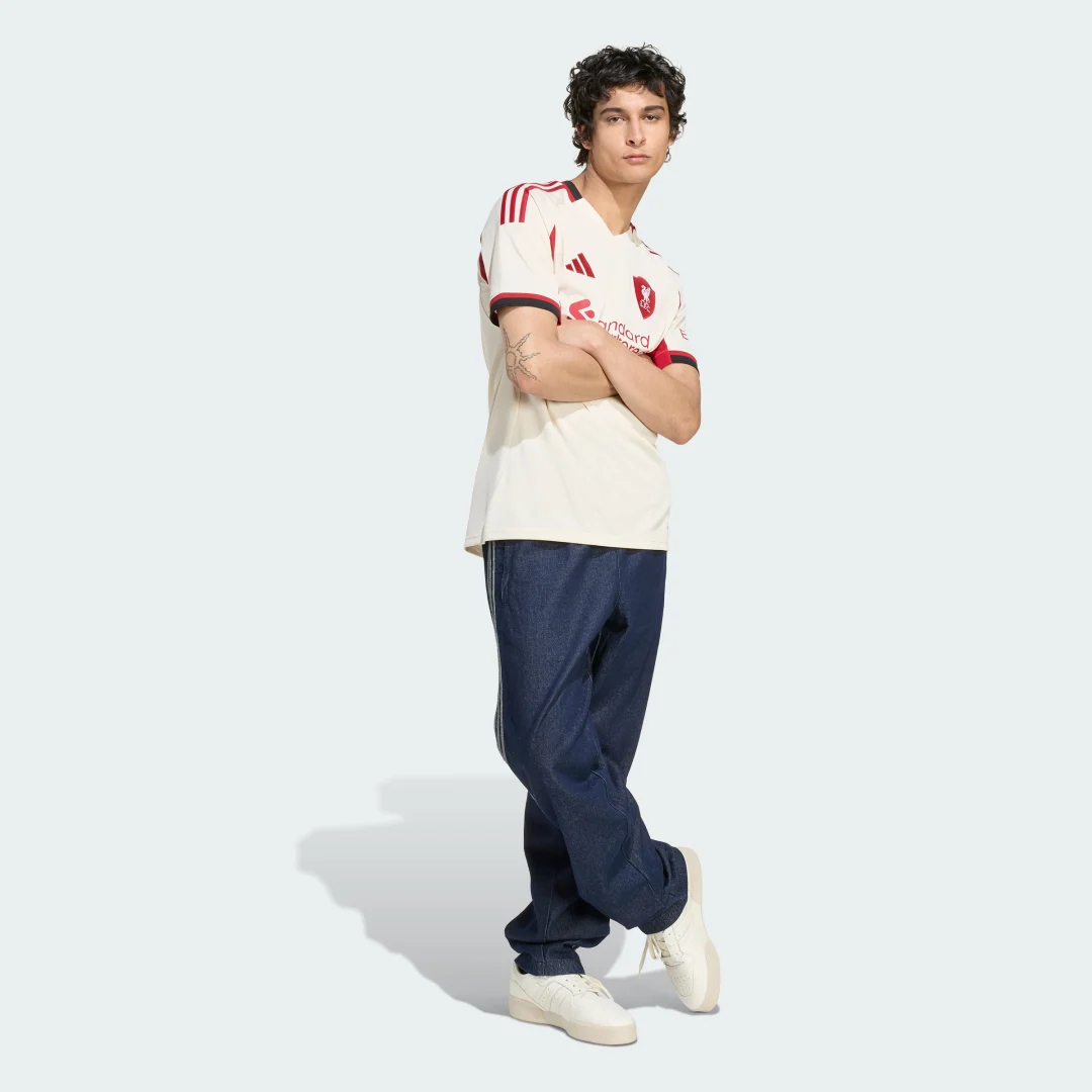 Detalle de Camiseta segunda equipación Liverpool FC 25/26 de Adidas — Blanco