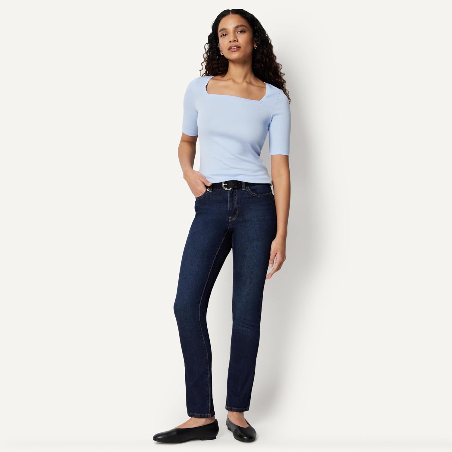 Detalle de Amazon Essentials Damen T-Shirt mit quadratischem Ausschnitt – Slim Fit, Halbarm