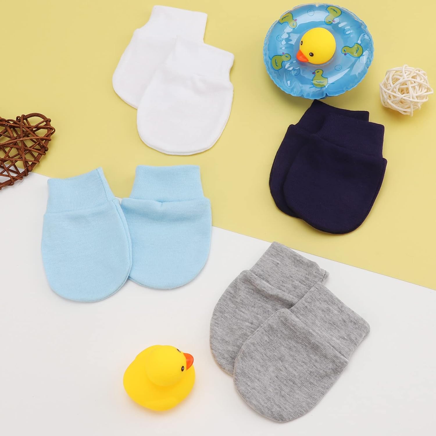 Detalle 2 de Baby scratch mittens for 0 to 6 months