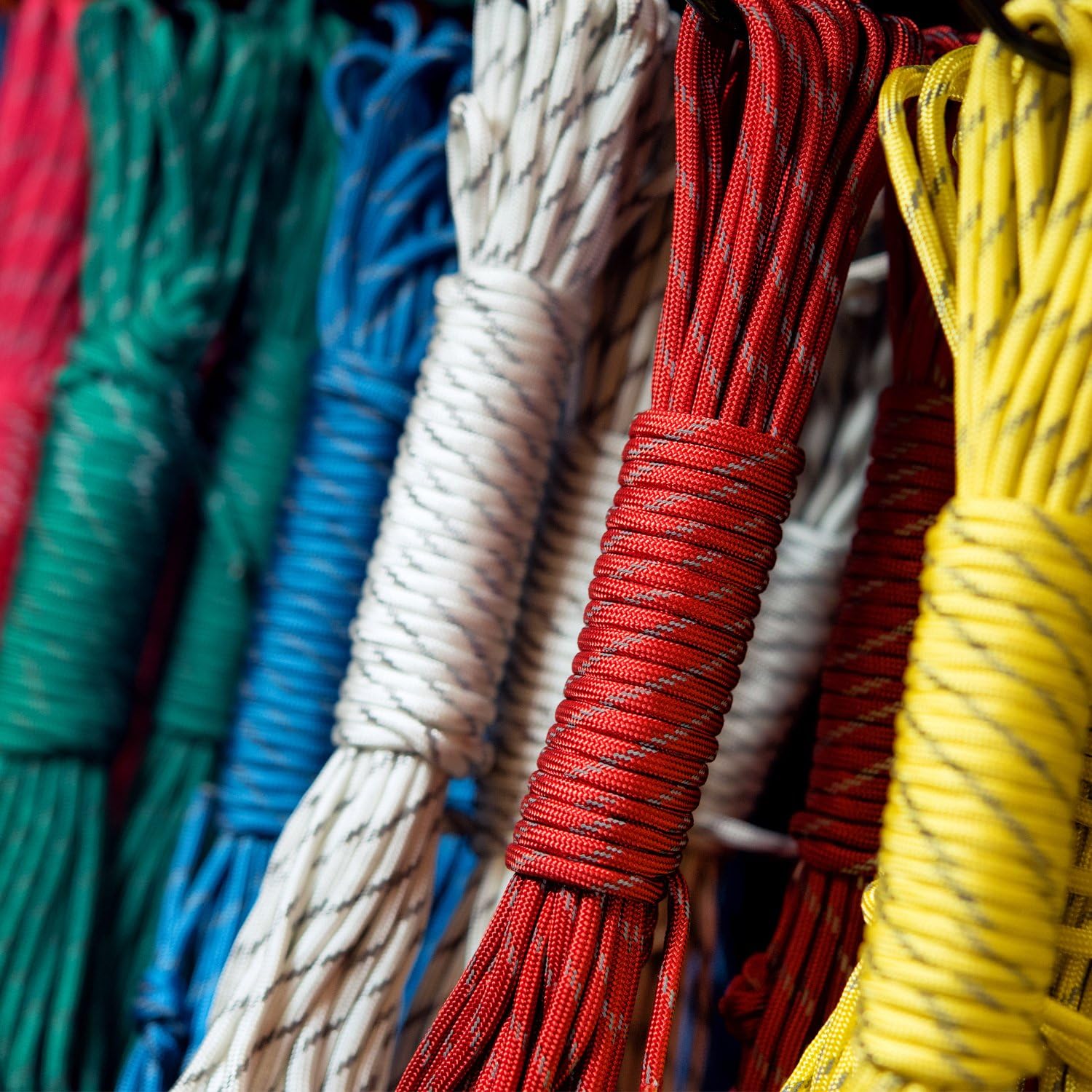 Thumbnail 4 de DonDon Corda Paracord in Nylon Lunga 30 Metri (4 mm, 7 Fili) – Turquoise-Verde-Lilla