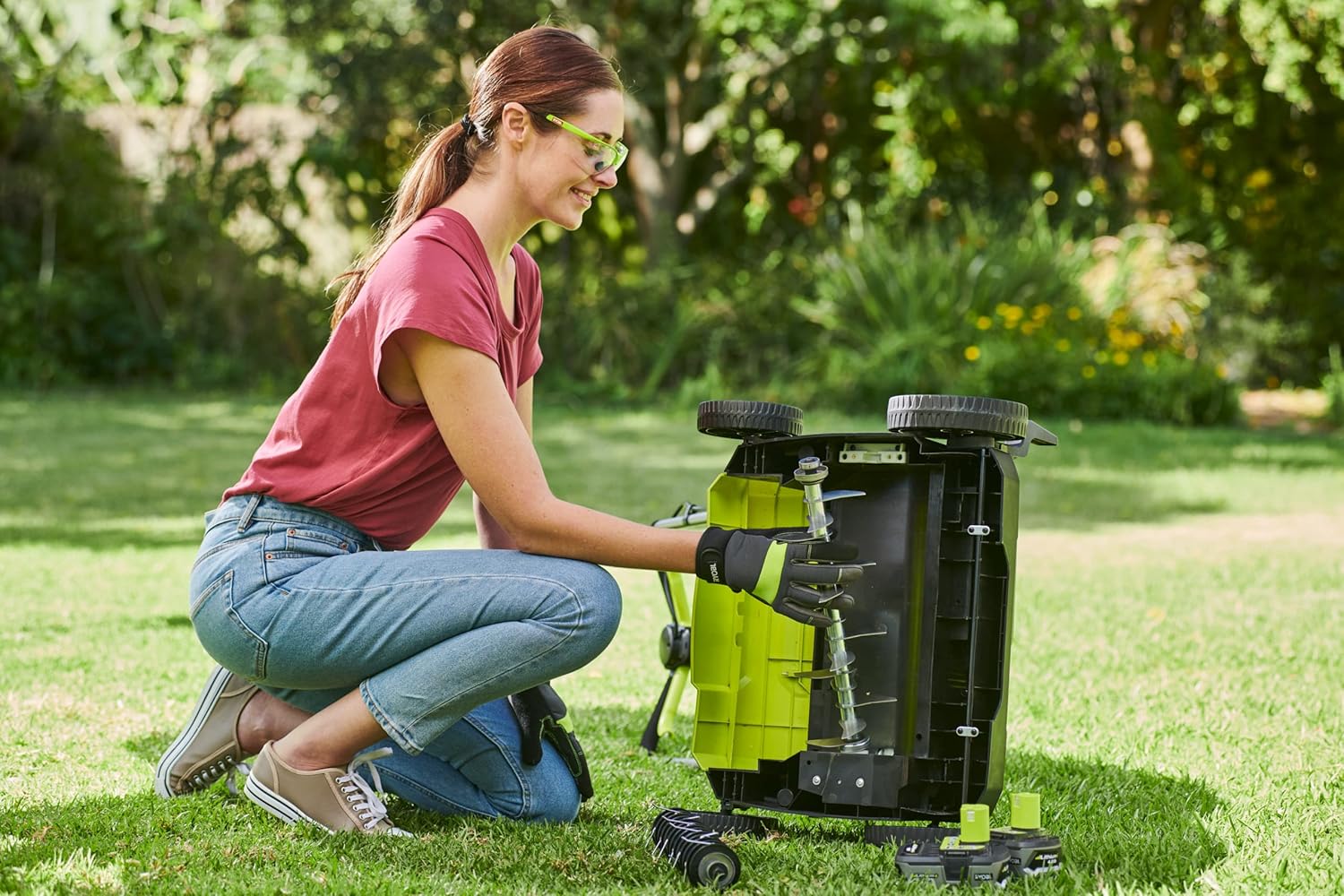 Detalle 2 de Ryobi RY18SFX35A-0 scarificatore brushless a batteria 36V (2x18V ONE+), larghezza 35 cm, 4 profondità di lavoro