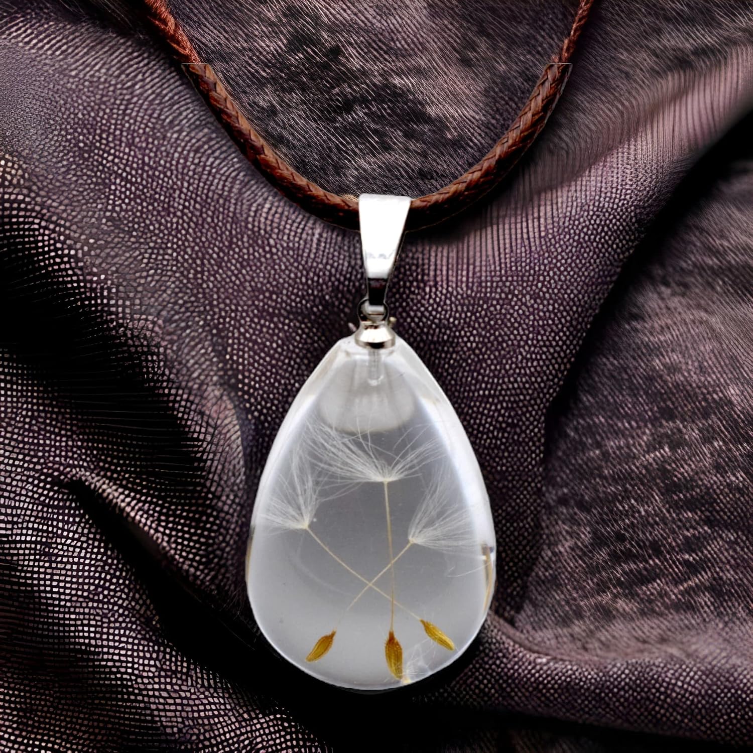 Thumbnail 2 de Leomarch Damen Lederhalsband Kette mit Anhänger – Pusteblume in Transparent Epoxidharz