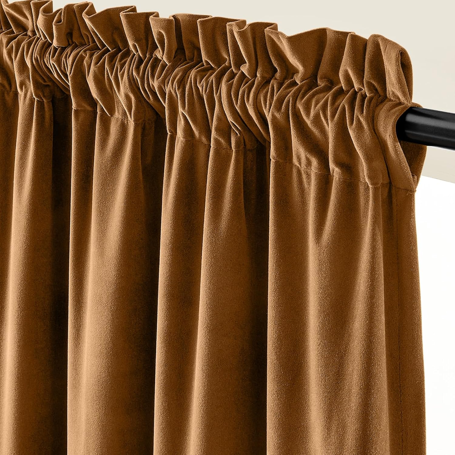 Detalle 2 de Lazzzy Velvet Curtains, Gold Brown Blackout Drapes, 2 Panels, 52 x 84 in