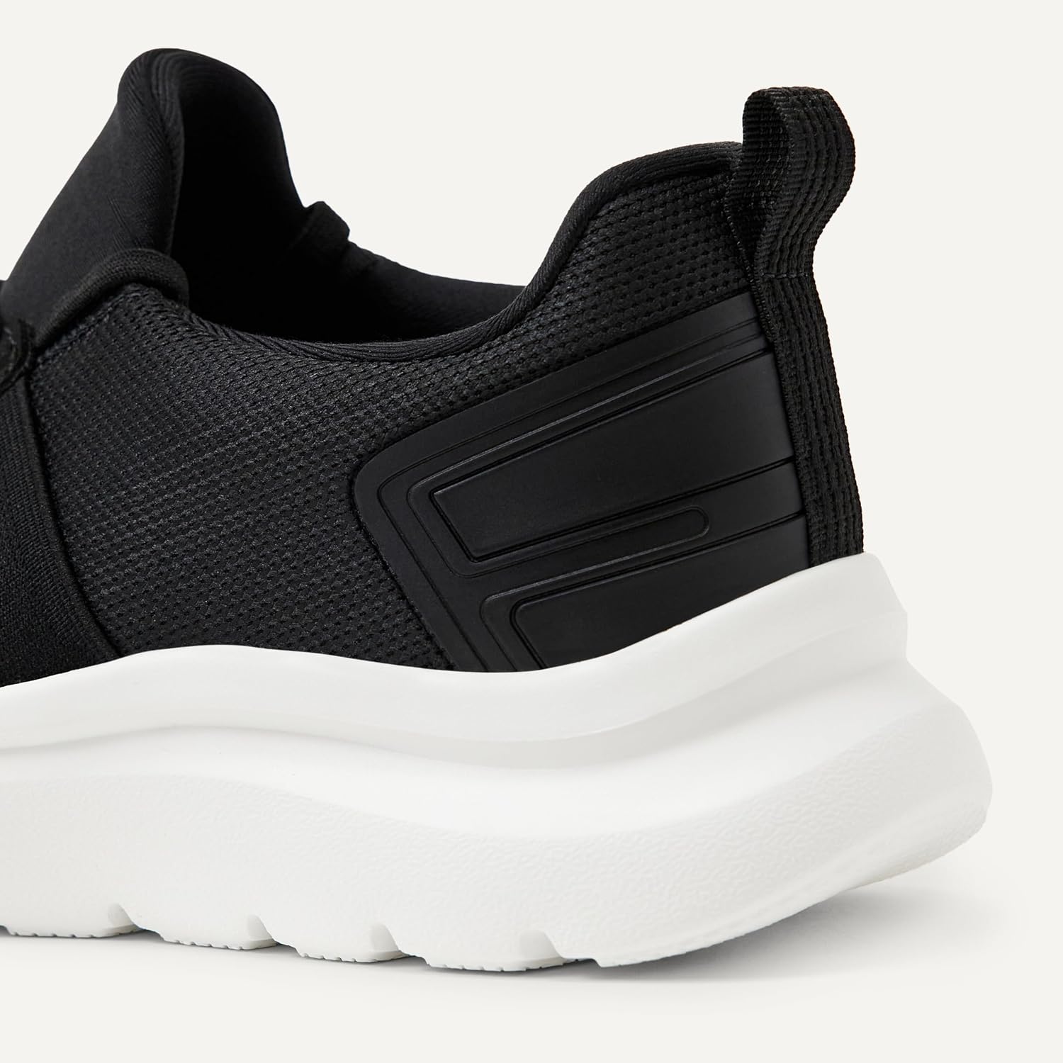 Detalle de Amazon Essentials Damen Leichte Strick-Crosstrainer-Sneaker – komfortabel durchdacht