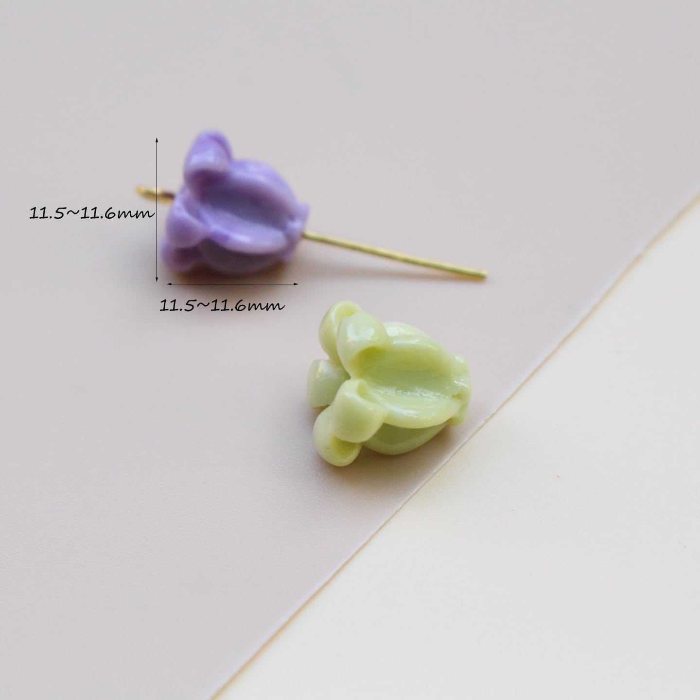 Detalle de Hanyuanbeads 12mm クラウンフラワー人工サンゴビーズ 100個入り ミックスカラー