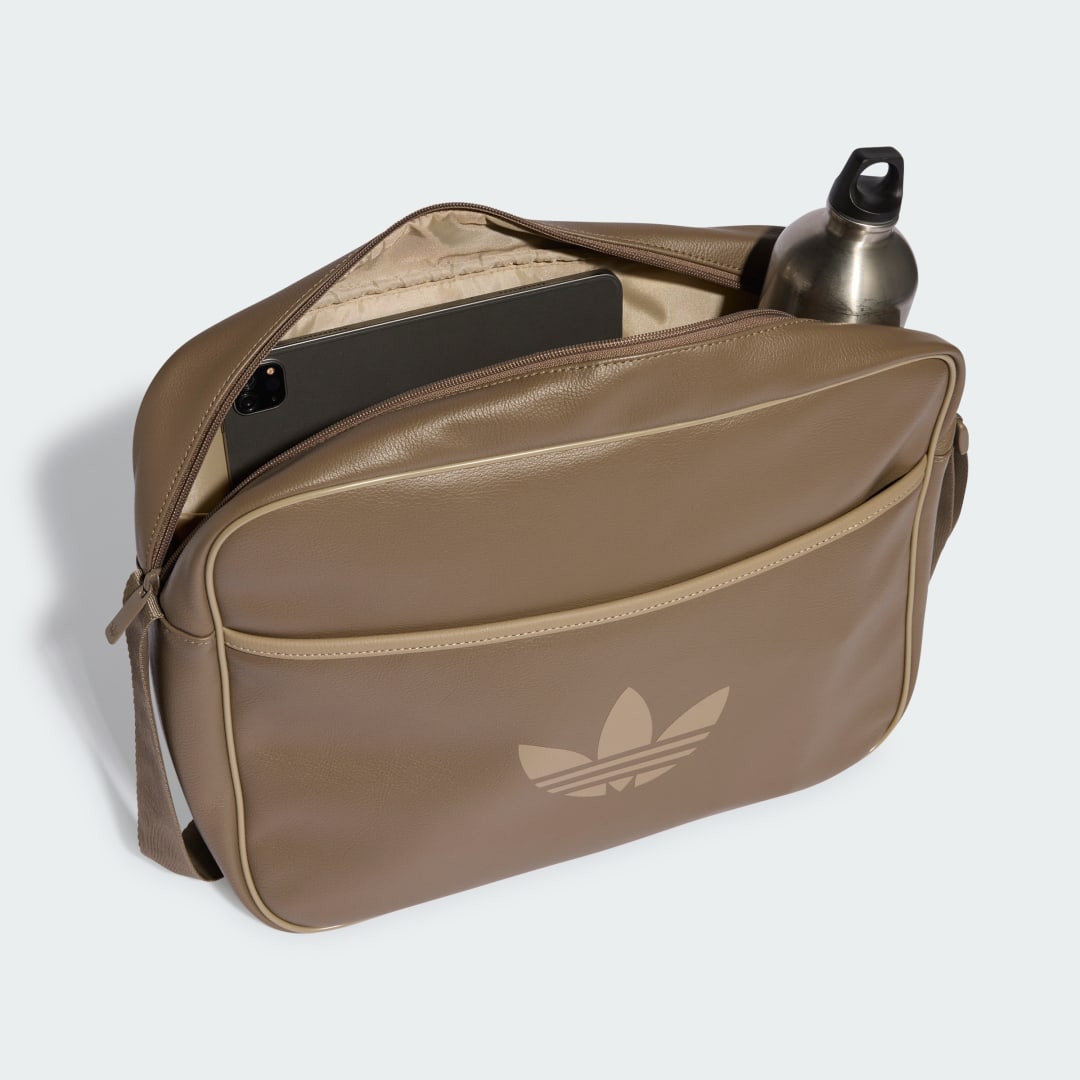 Detalle 2 de Bolso Airliner de Adidas: práctico, en color Marrón y pensado para uso diario
