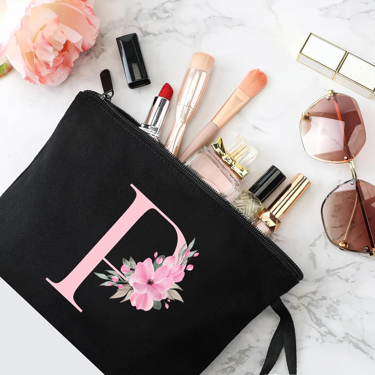 Detalle de Vavabox A-Z personalisierte Kosmetiktasche – Geschenkidee für Frauen, Mütter, beste Freundinnen und Brautjungfern (P, Schwarz)