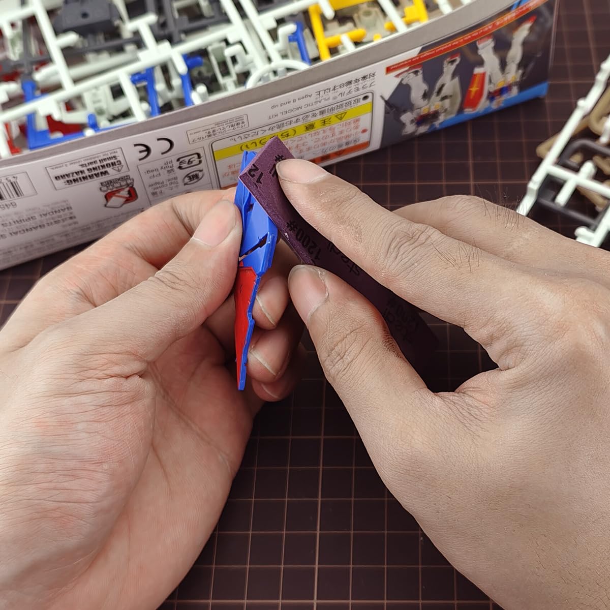 Thumbnail 5 de stedi Spugna abrasiva per modellismo 3 mm, 30 fogli 🎨