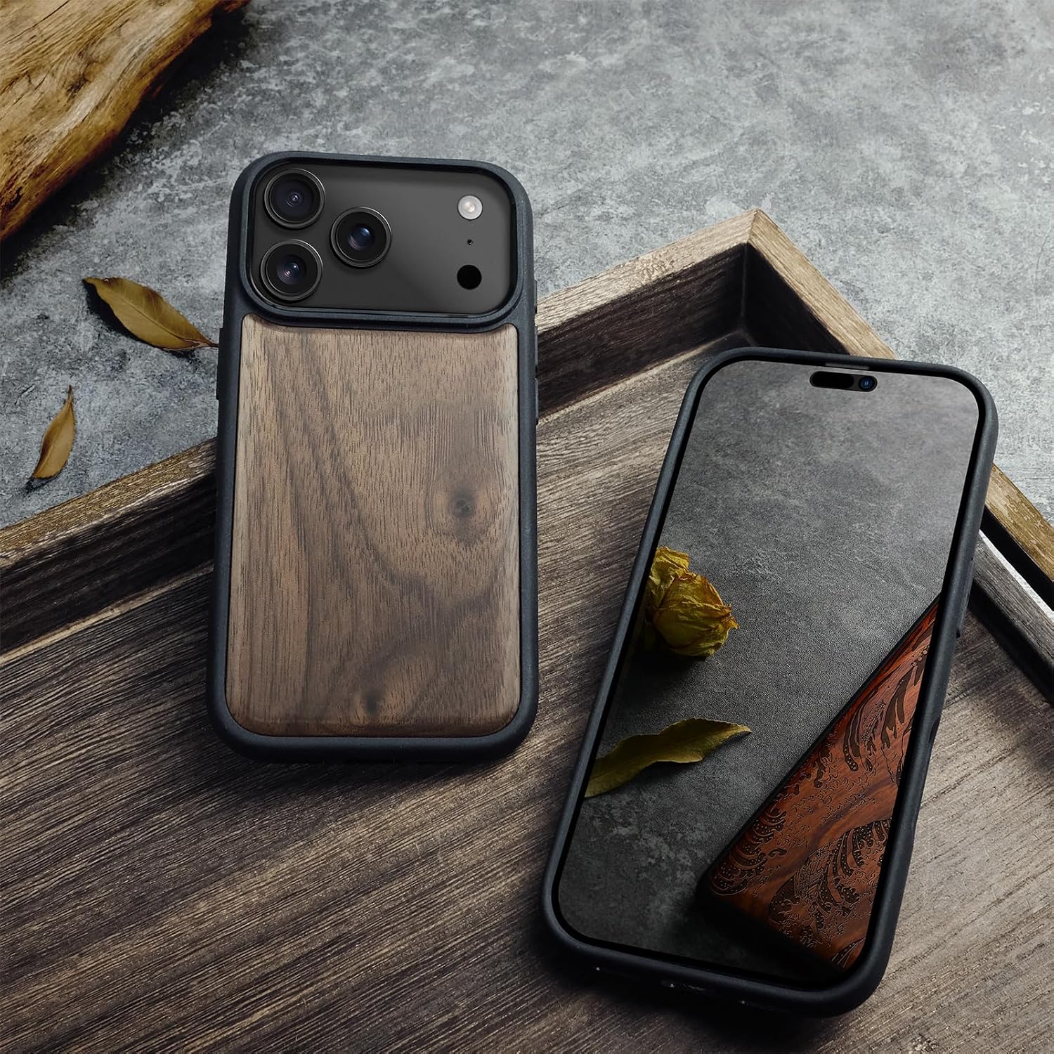 Detalle 2 de Carveit Magnetic Wooden Case for iPhone 17 Pro Max (Walnut) — Laser-Engraved Wood + Soft TPU Shockproof Cover