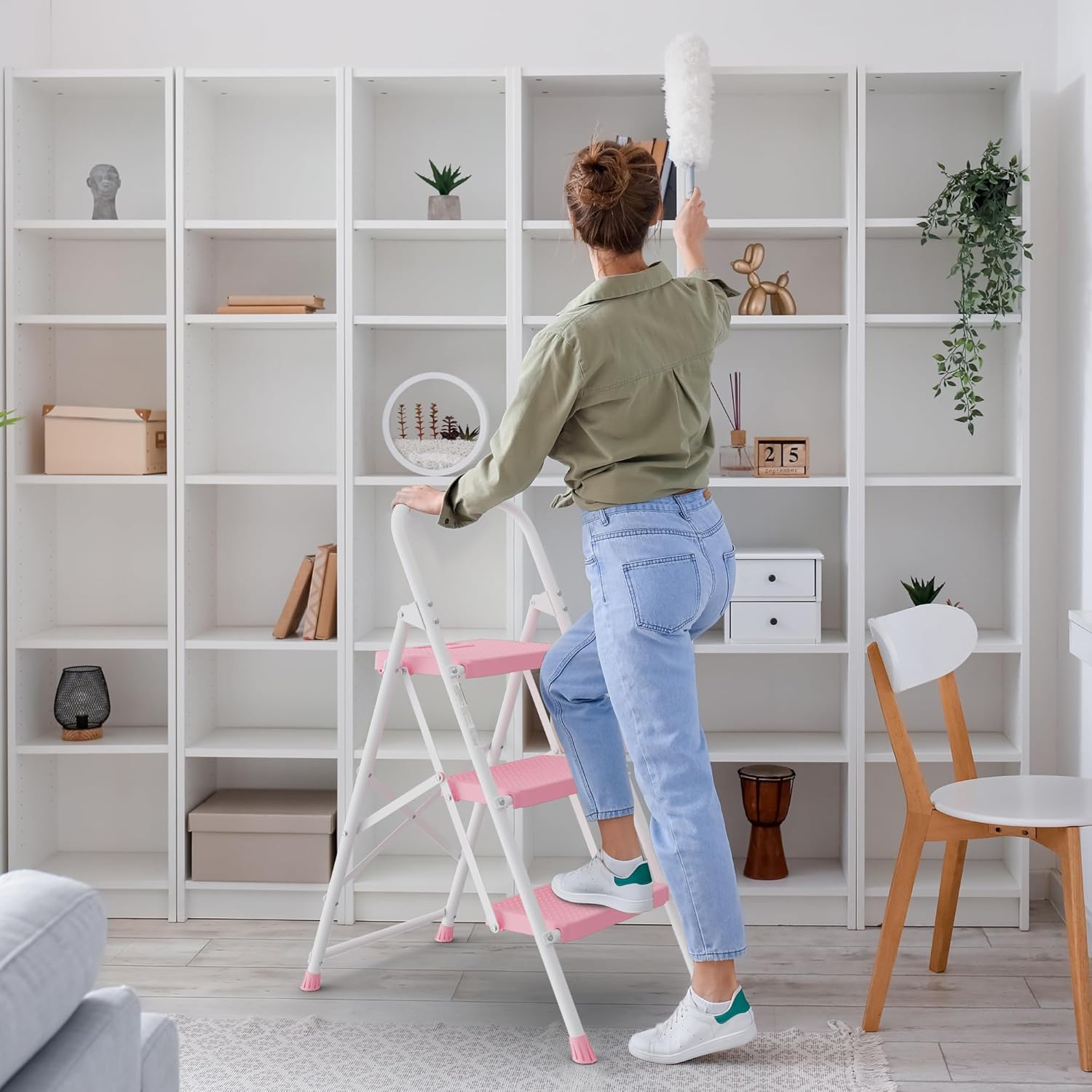 Thumbnail 1 de BONTEC Klappbare Trittleiter mit 3 Stufen (150 kg) – kompakt faltbar, rutschfeste Pedale in Rosa