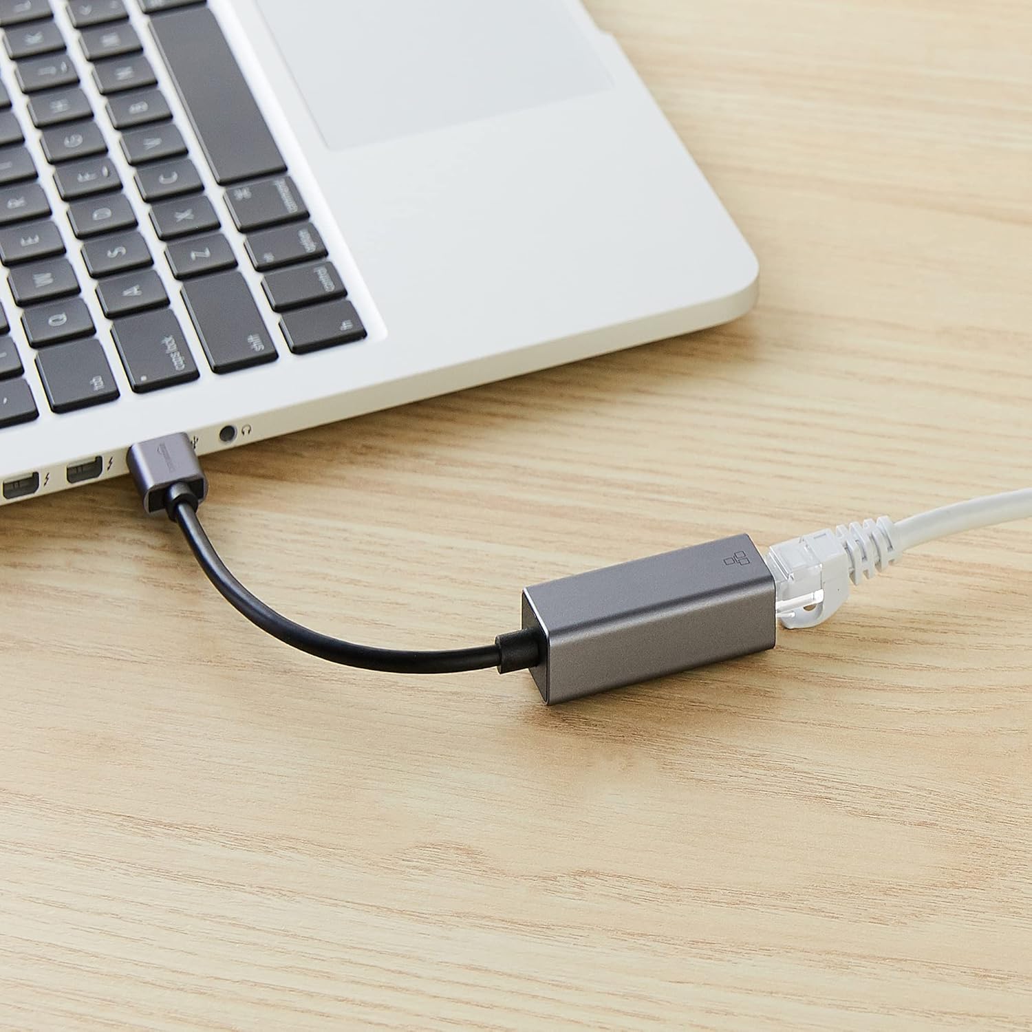 Detalle de Amazon Basics Aluminum Gigabit USB 3.0 to Ethernet Adapter
