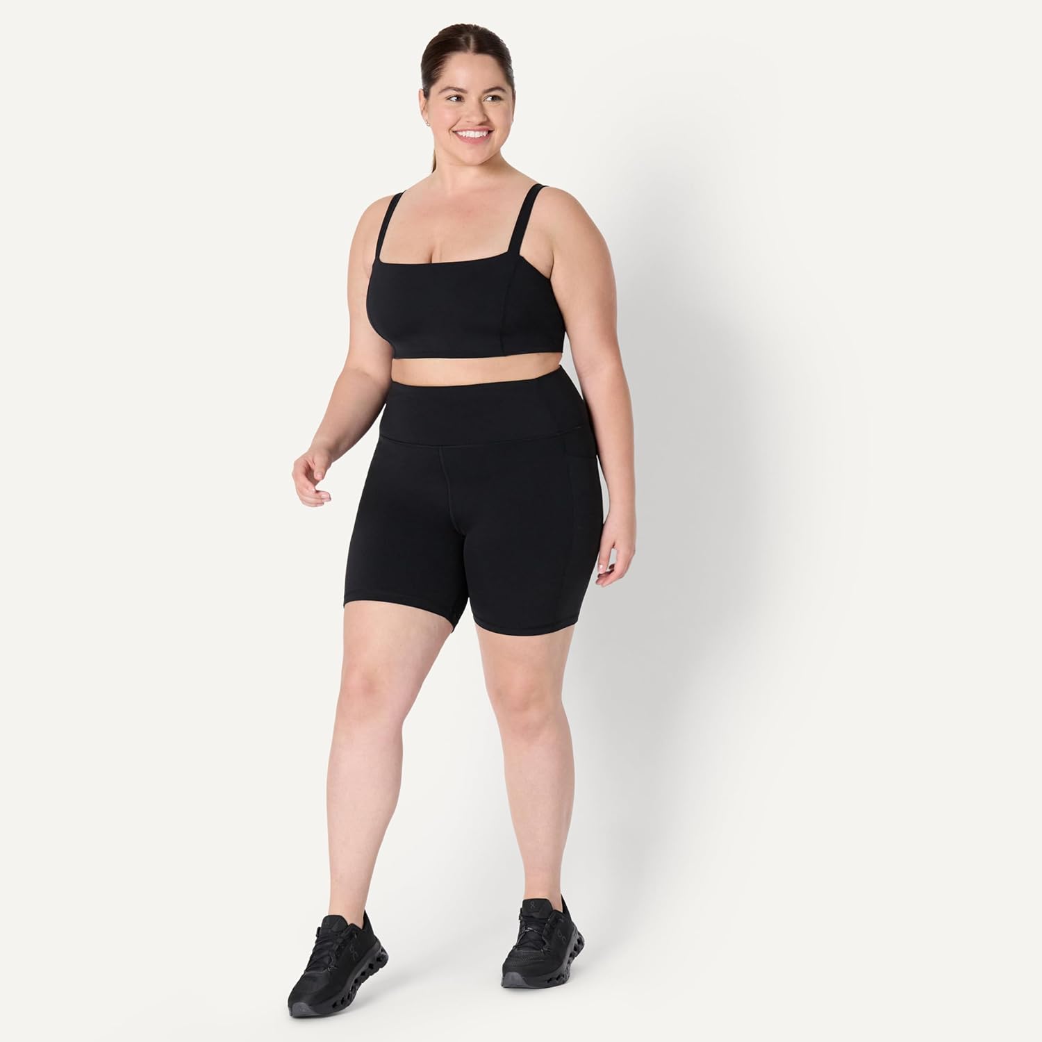 Thumbnail 6 de Amazon Essentials Damen Sportliche FormFlex-Radlerhose mit Taschen und Hoher Taille, 17,8 cm Beininnenlänge (DE Größe S)