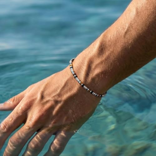 Detalle de Aretas beaded bracelet with hematite