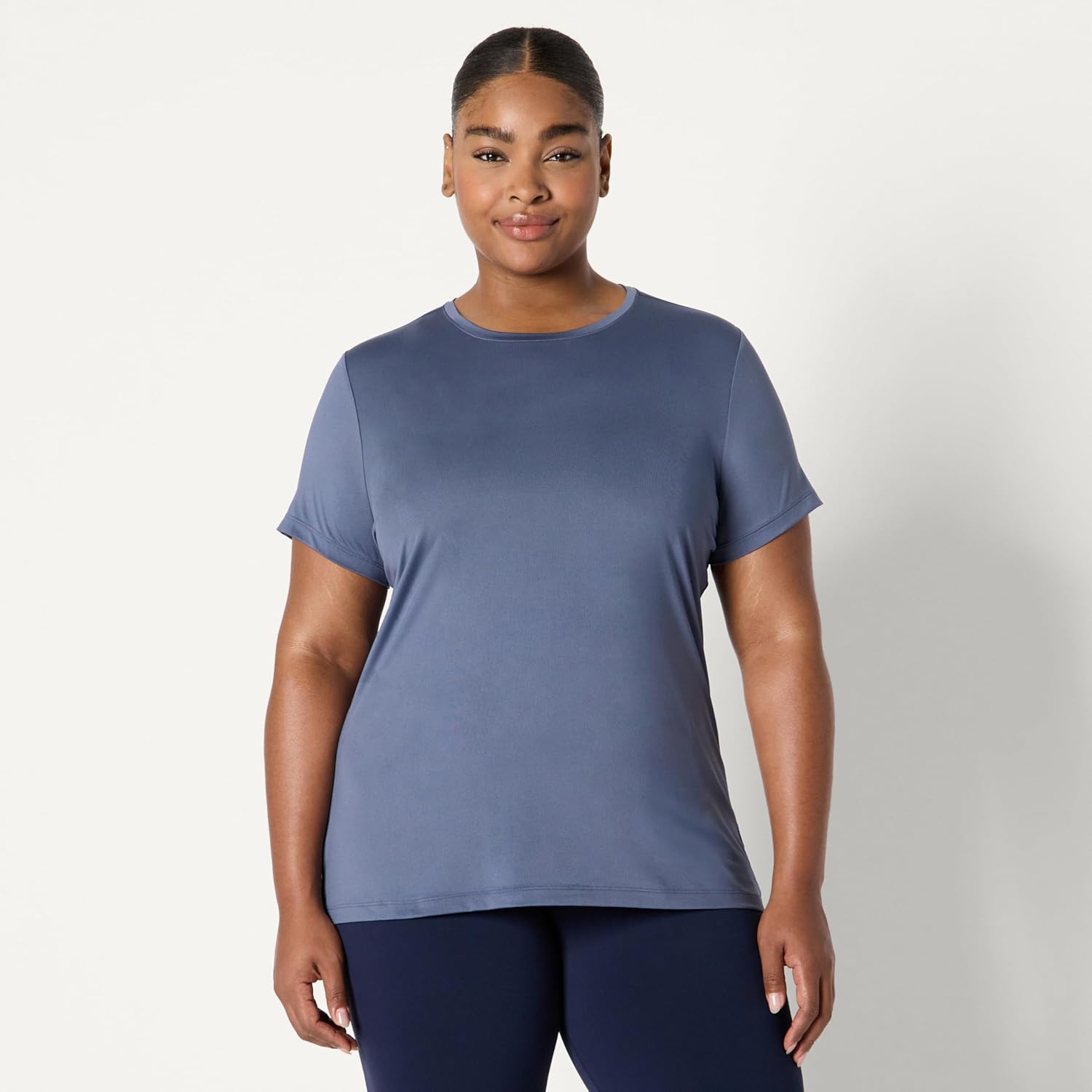 Thumbnail 5 de Amazon Essentials Damen Active Quick Dry Tech Kurzarm-T-Shirt mit Rundhalsausschnitt – Übergröße erhältlich