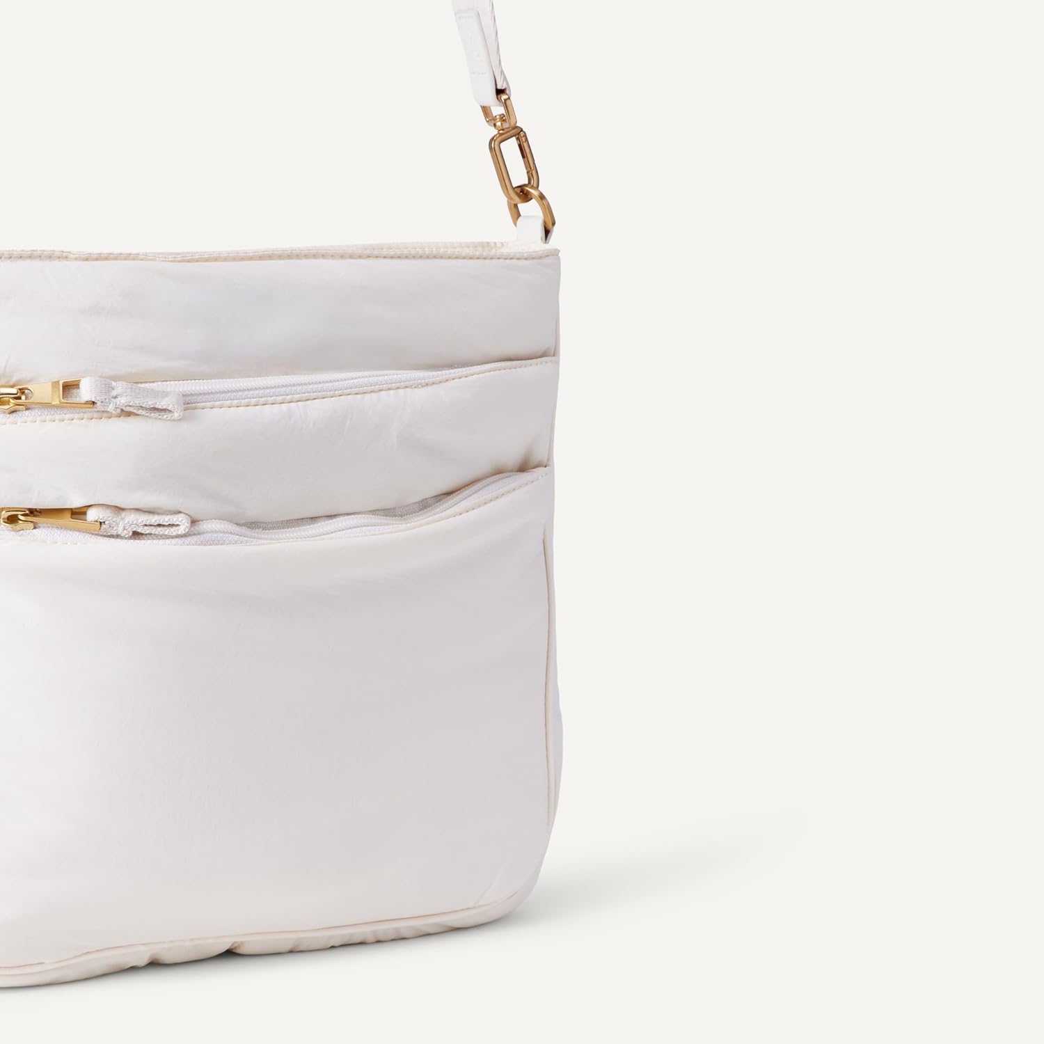 Detalle de Amazon Essentials Women’s Slim Nylon Cross-body Bag