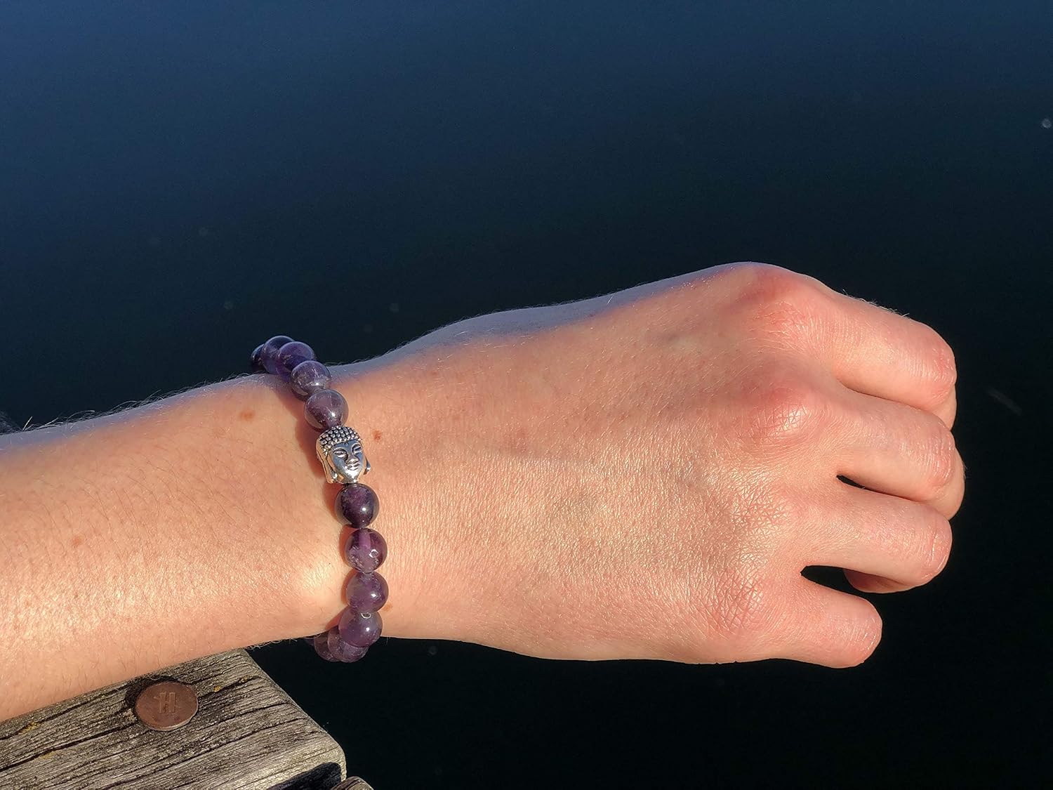 Detalle de BERGERLIN Buddha Armband mit Amethyst-Perlen – geprüfter Naturstein in Deutschland, mit Echtheitszertifikat