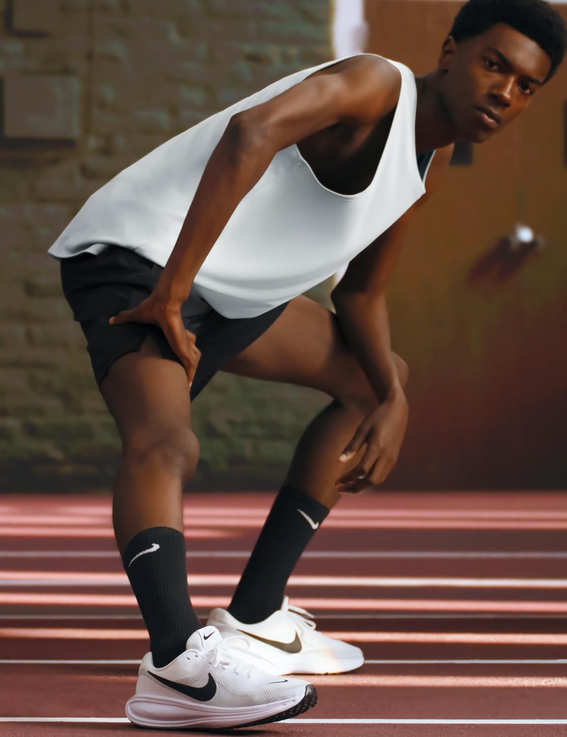 Detalle de Nike Men's Revolution 8 Sneaker: leggerezza, comfort e versatile everyday wear