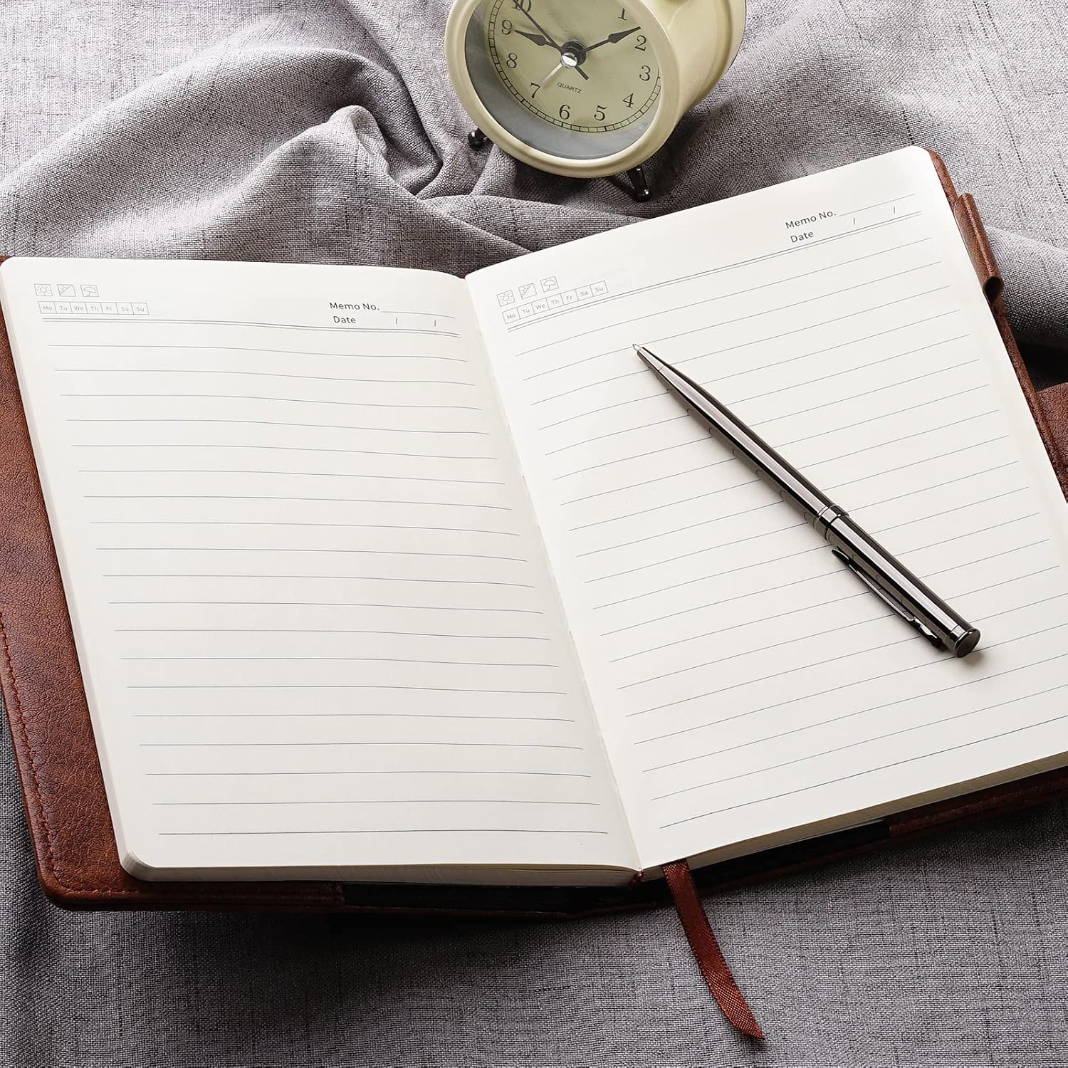 Detalle 2 de WEMATE Diary with Lock A5 240 Pages