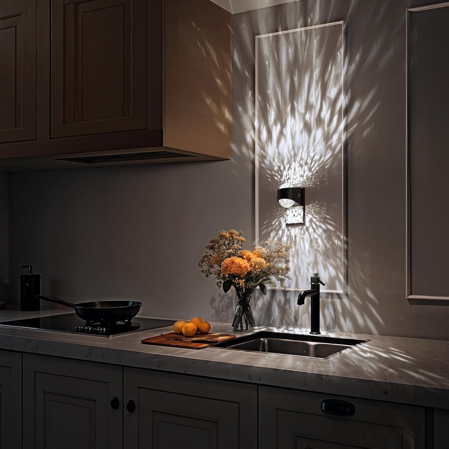Detalle 2 de Briignite Plug-In Night Light, Plastic