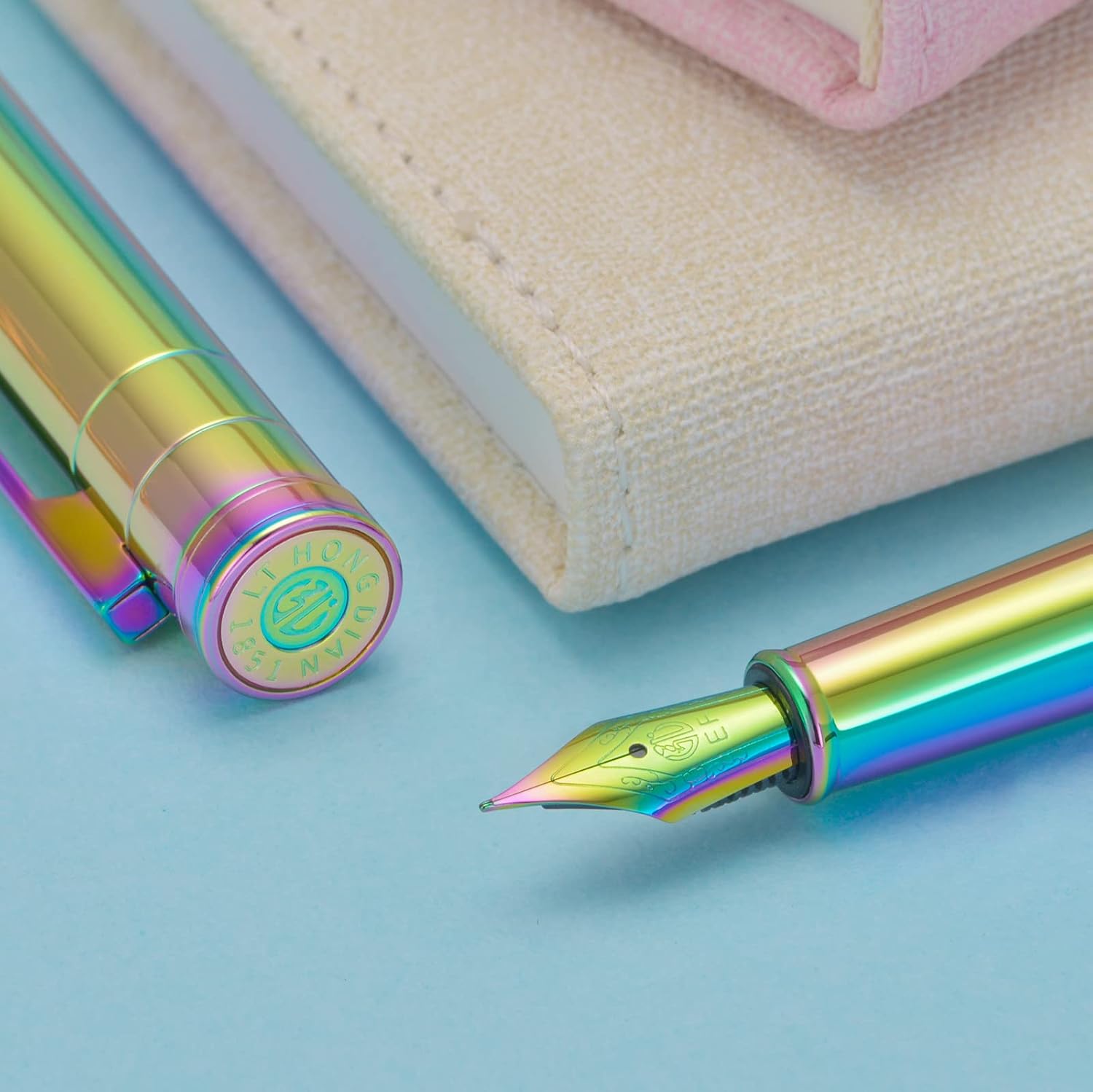 Thumbnail 3 de Rainbow Forest Fountain Pen Fine Nib – Hongdian Rainbow Finish with Converter & Metal Box Set