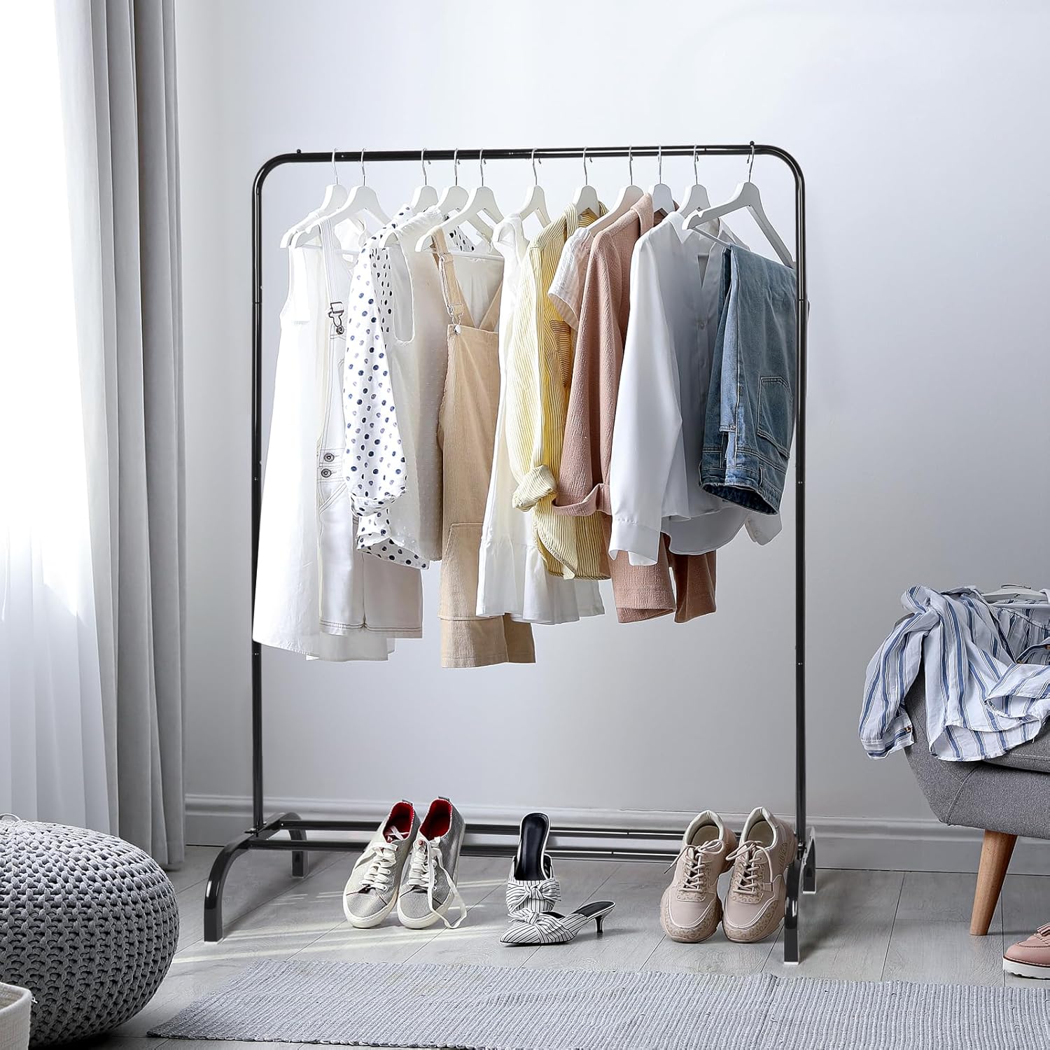 Detalle de Metal Clothing Rack 43.5in clothes rail with shelf