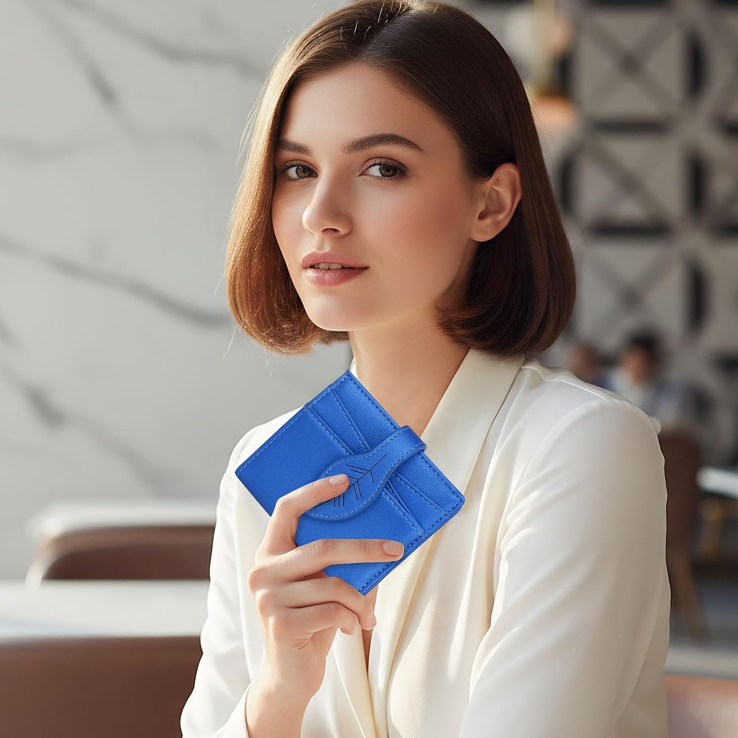 Thumbnail 2 de conisy Small Purses for Women with RFID Blocking – Shiny Blue Leather Bifold Wallet