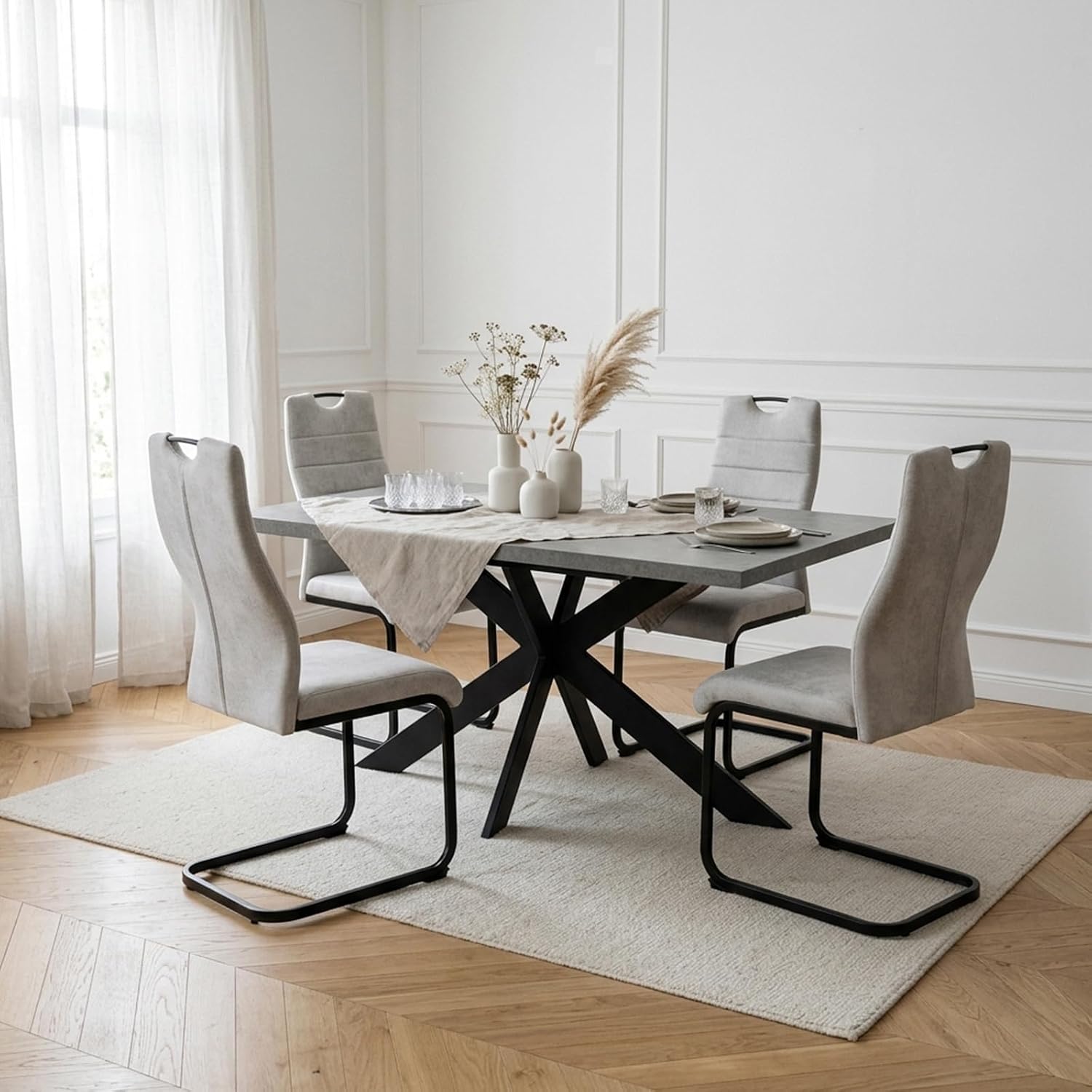Detalle de JIEXI NC181 cantilever eetkamerstoelen, set van 4 met grijze stof en zwart frame