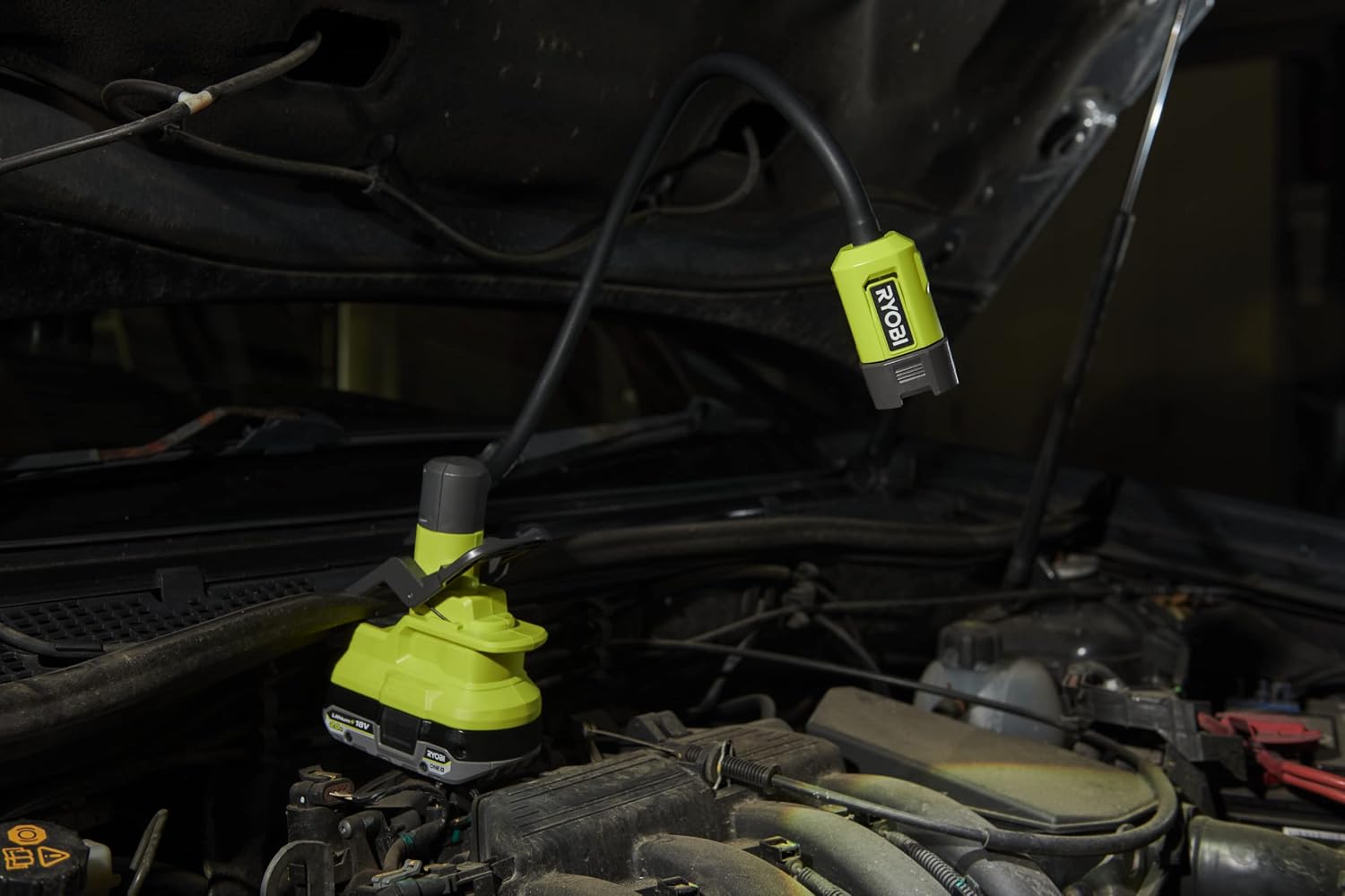 Detalle de RYOBI 18 V ONE+ Akku-LED-Schreibtisch-Leuchte RLCF18-0