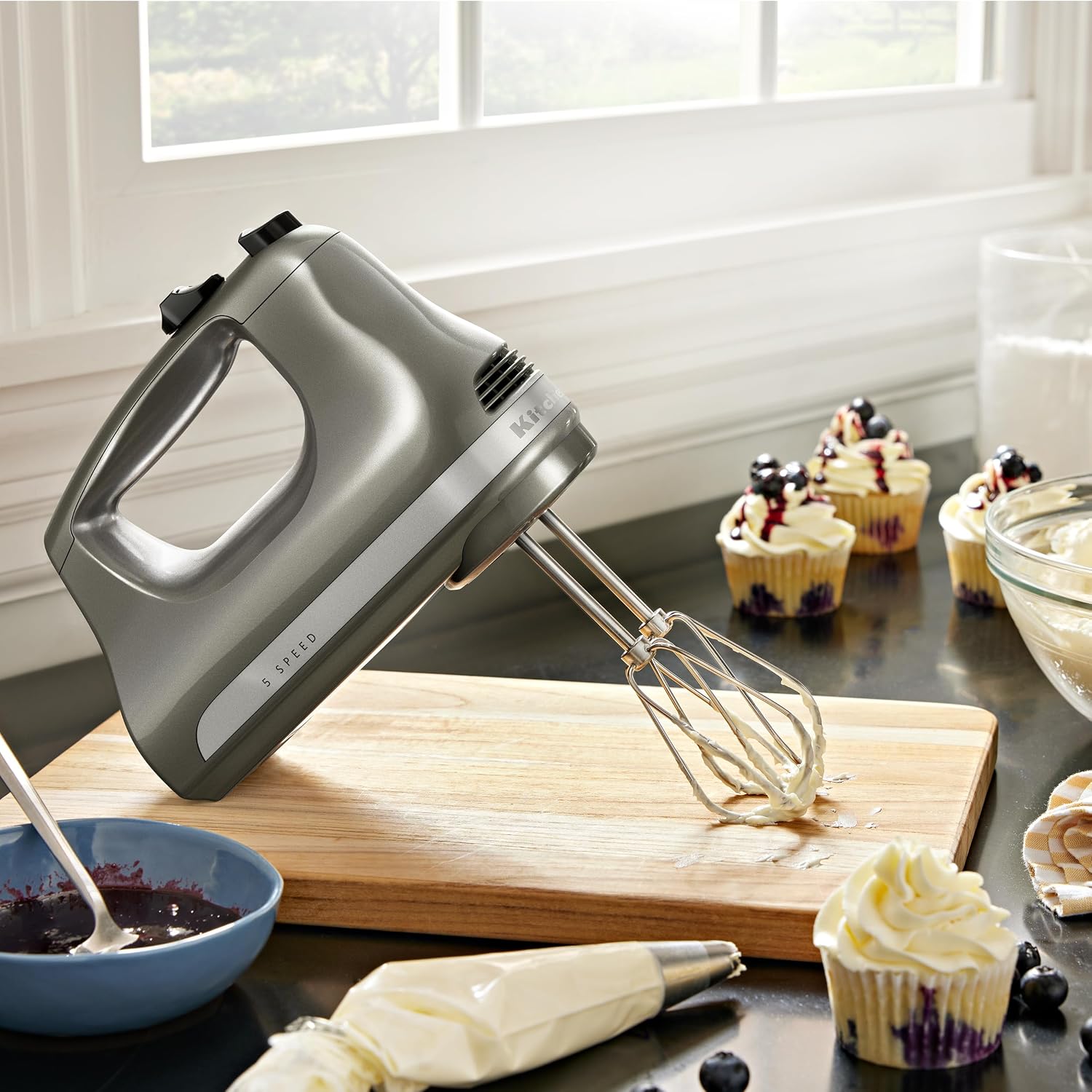 Detalle 2 de KitchenAid Hand Mixer KHM512