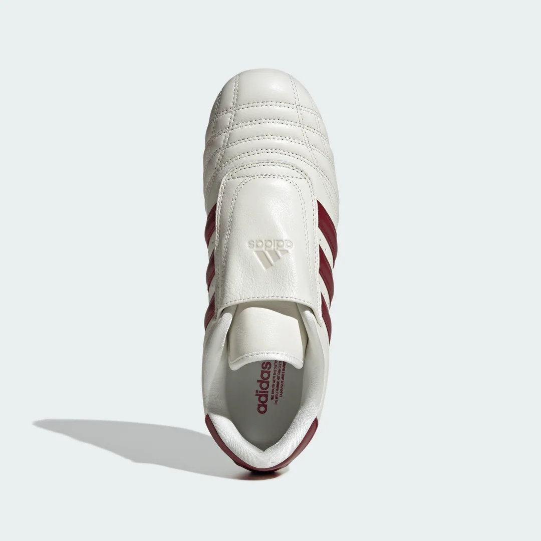 Detalle de Adidas Taekwondo, zapatilla blanca