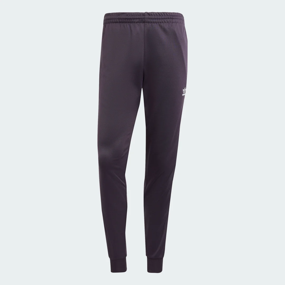 Detalle 2 de Pantalón SST Adicolor Classics de Adidas: versatilidad y estilo en violeta